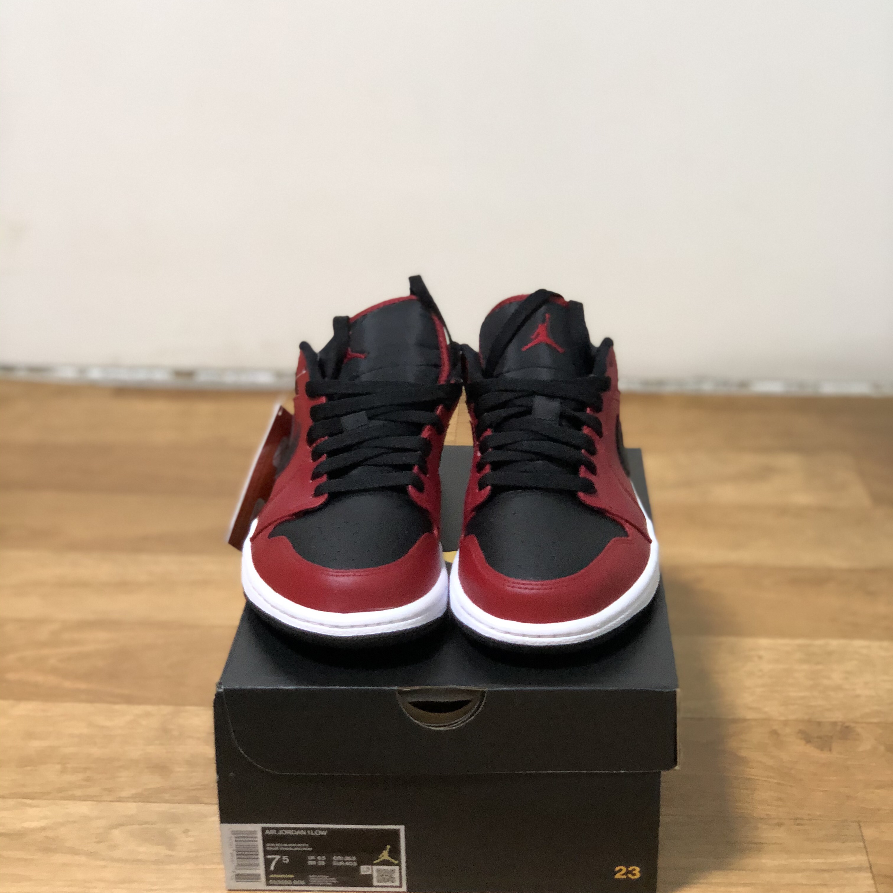 Jordan 1 Low Gym Red Black 착용 스타일 - 4