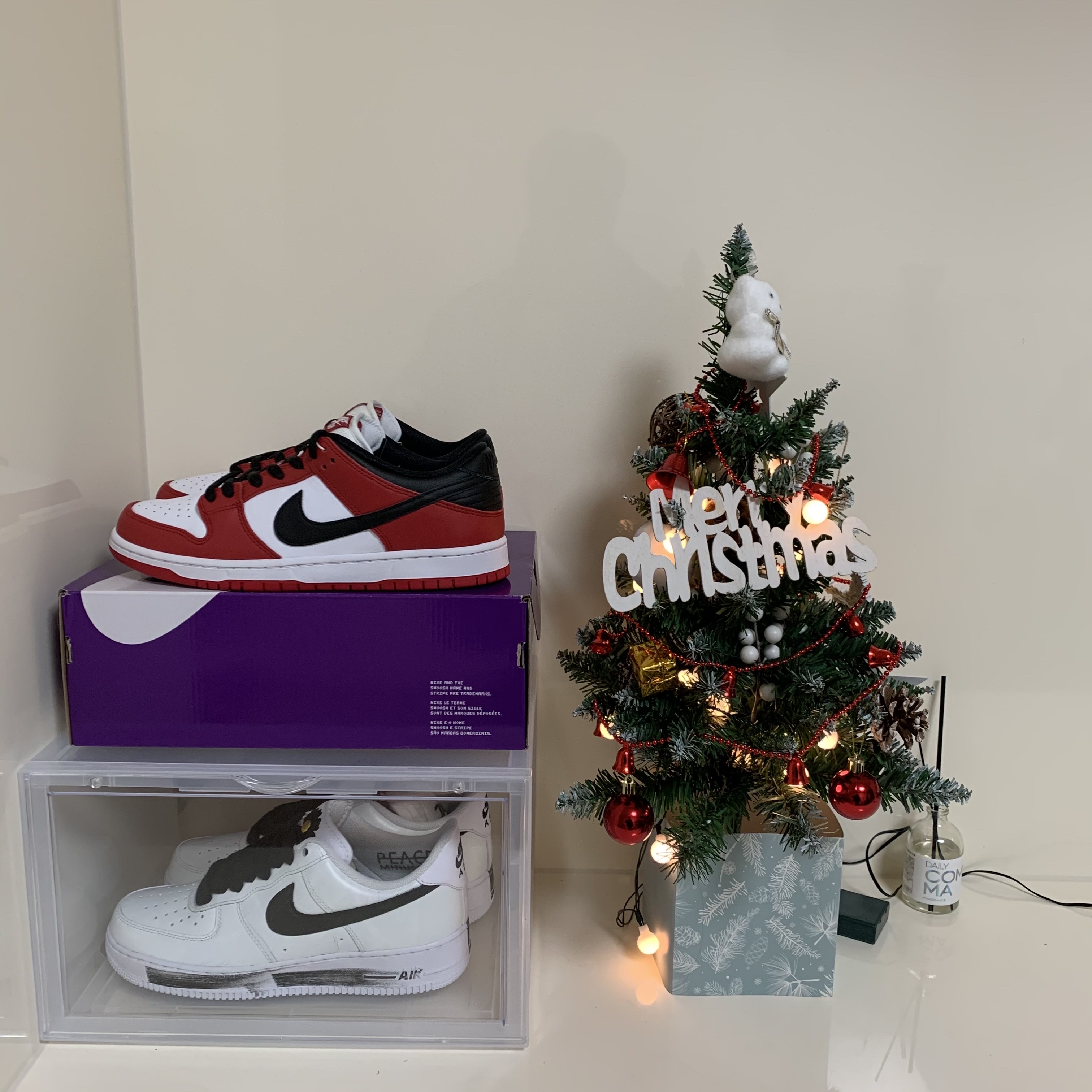 Nike SB Dunk Low Pro Chicago, Nike x Peaceminusone Air Force 1 Low Para-Noise 2.0 착용 스타일