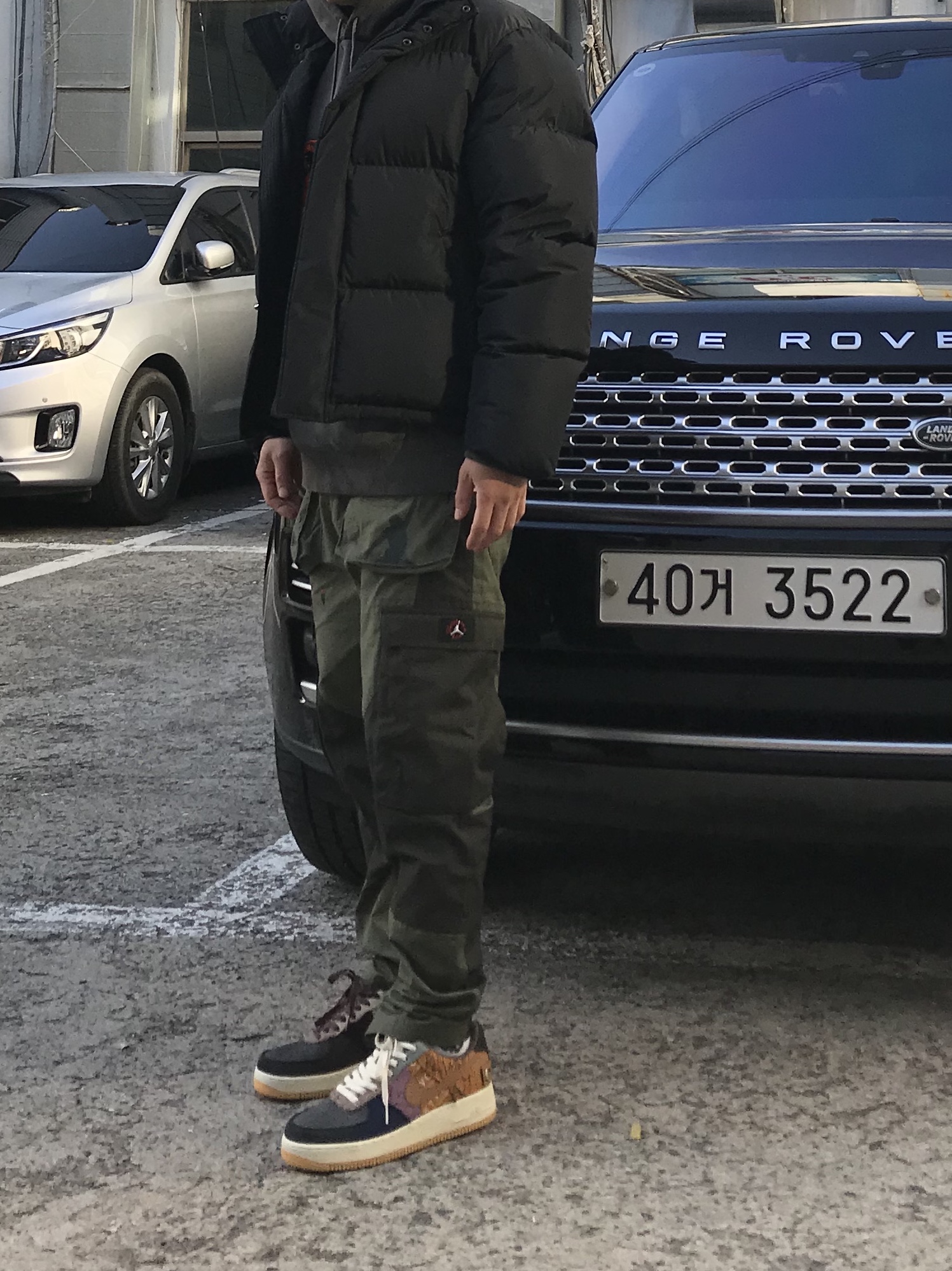 Nike x Travis Scott Air Force 1 Low Cactus Jack, Jordan x Travis Scott Washed Suede Hoodie Grey 착용 스타일