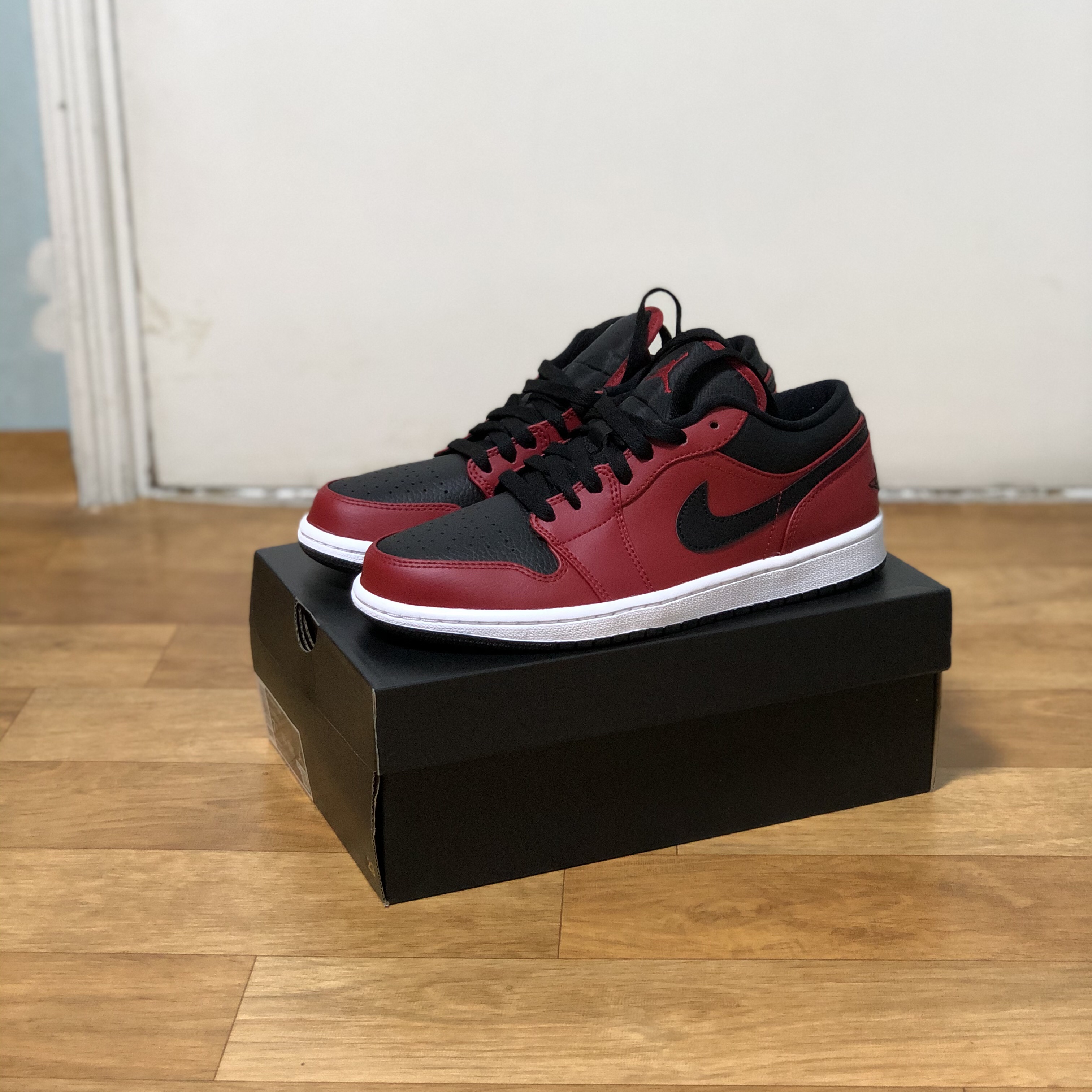 Jordan 1 Low Gym Red Black 착용 스타일 - 3