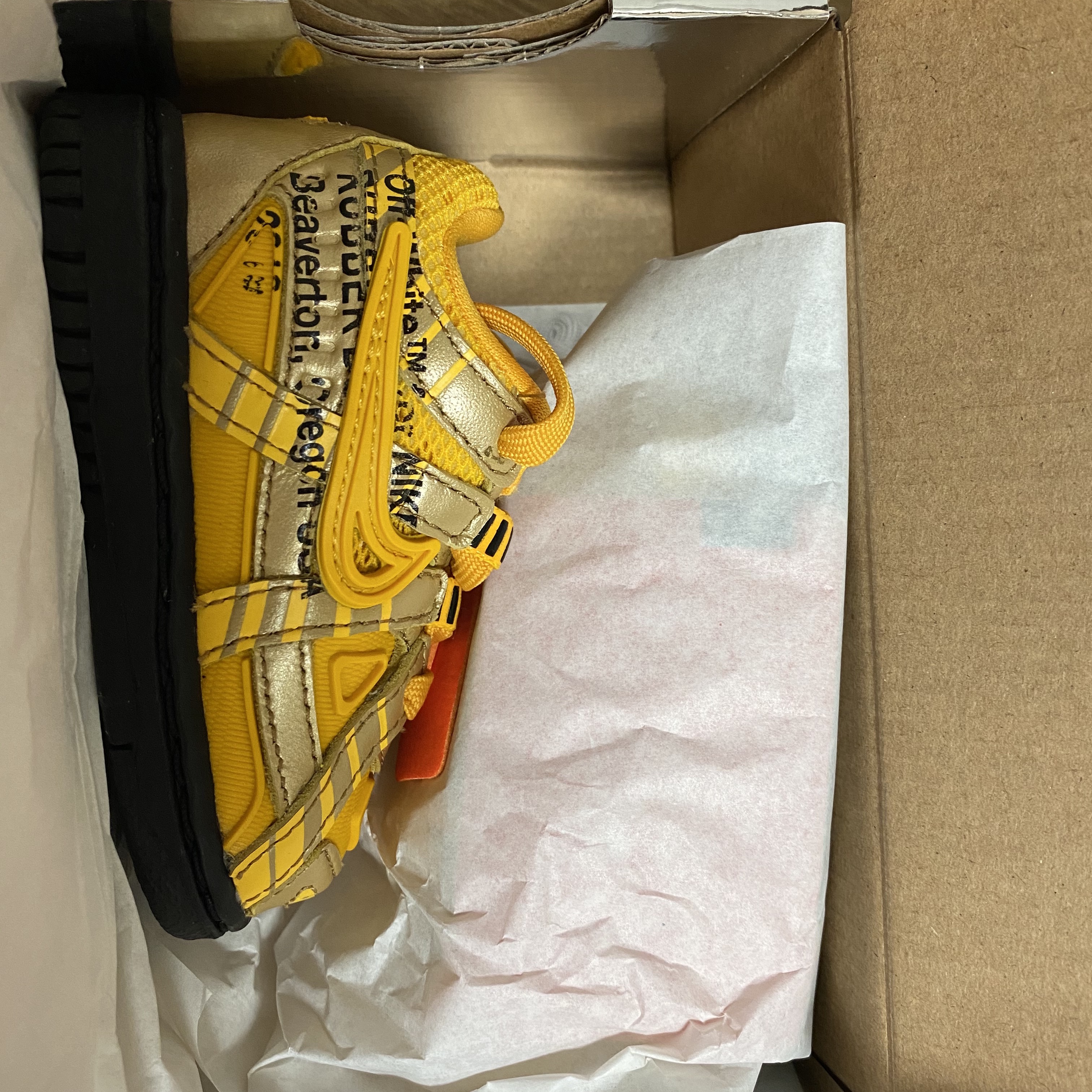 (TD) Nike x Off-White Air Rubber Dunk University Gold 착용 스타일 - 2