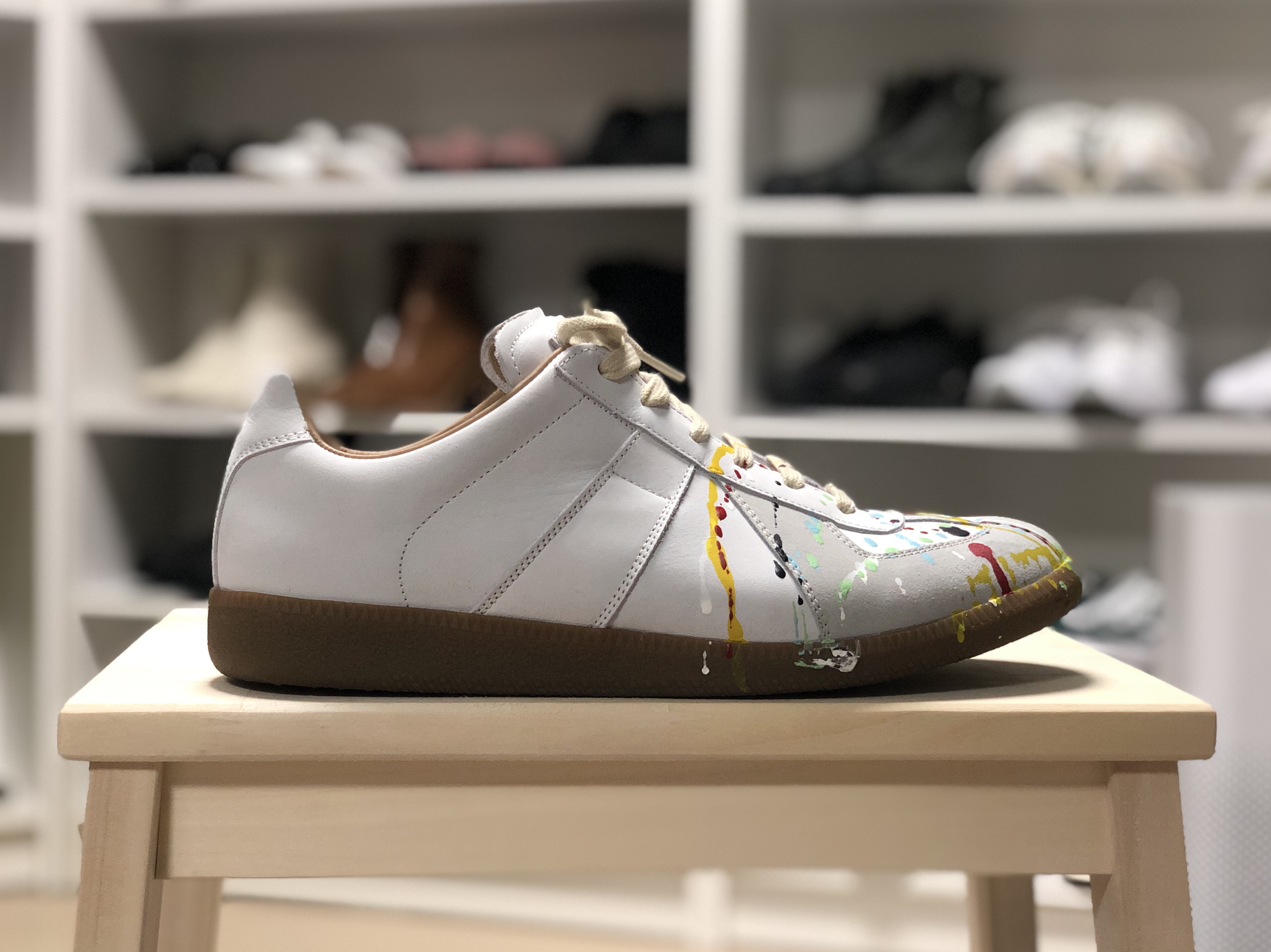Maison Margiela Replica Paint Drop Sneakers 착용 스타일 - 1