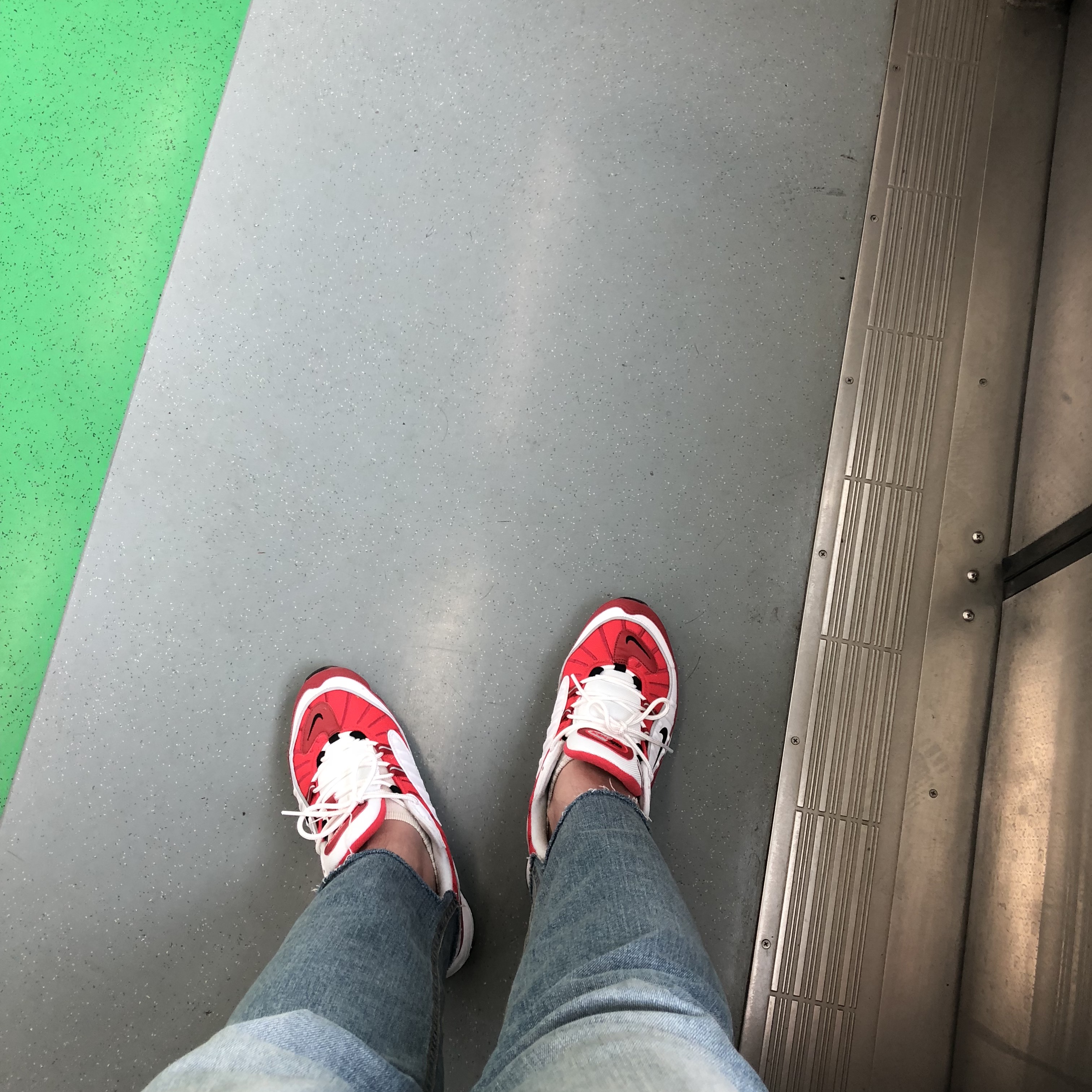 (W) Nike Air Max 98 Gym Red 착용 스타일 - 1