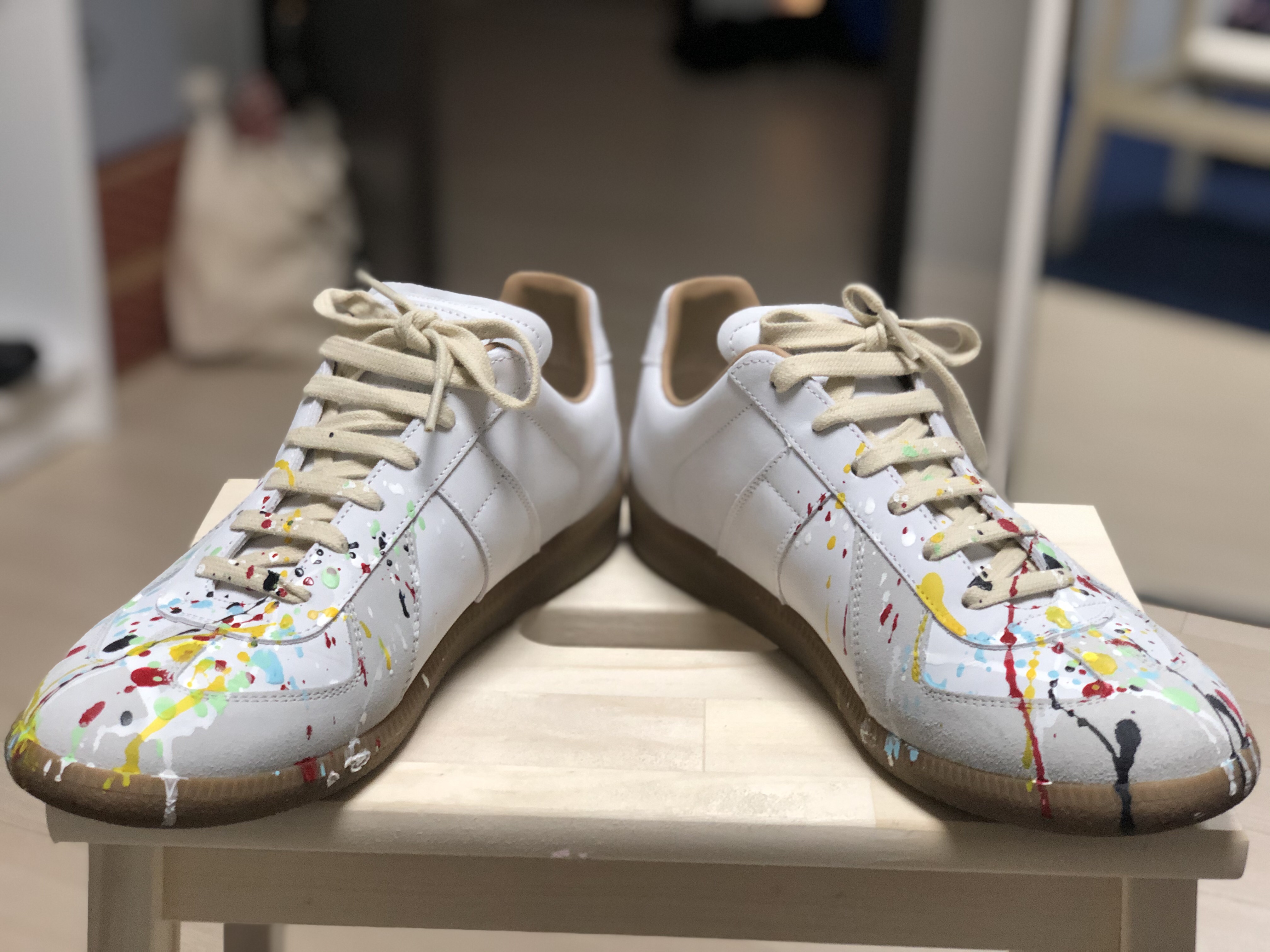 Maison Margiela Replica Paint Drop Sneakers 착용 스타일 - 2