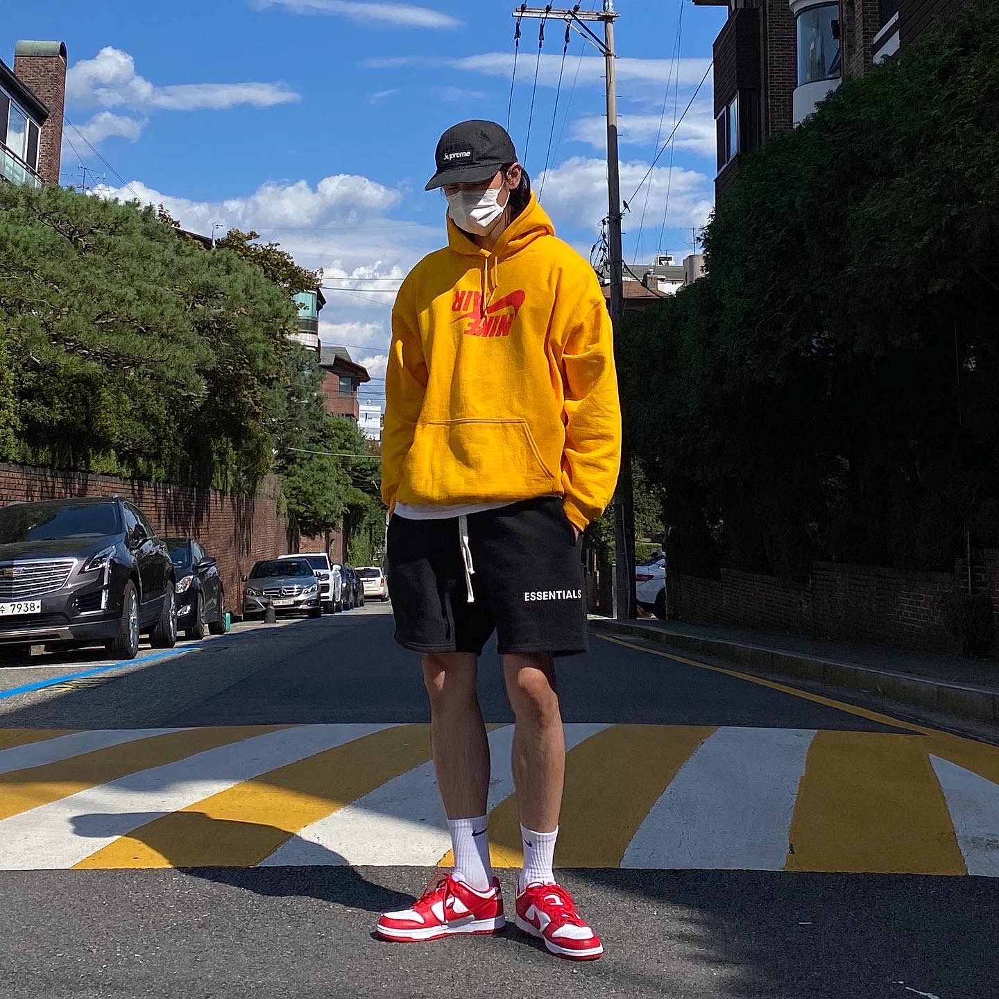 Nike Dunk Low SP University Red 2020, Supreme Dry Wax Cotton Camp Cap Black - 20FW 착용 스타일 - 2