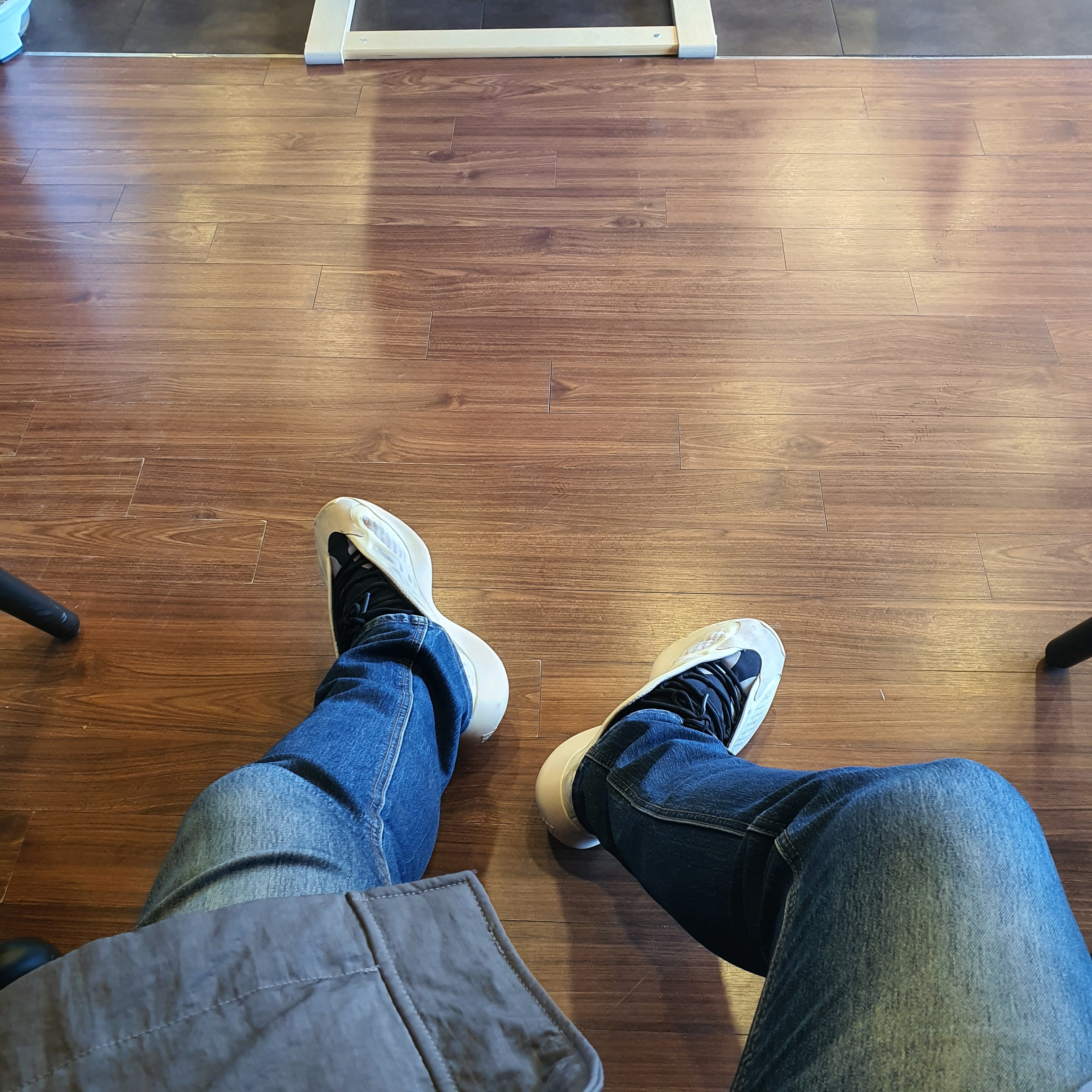 Adidas Yeezy 700 V3 Azael 2019 착용 스타일