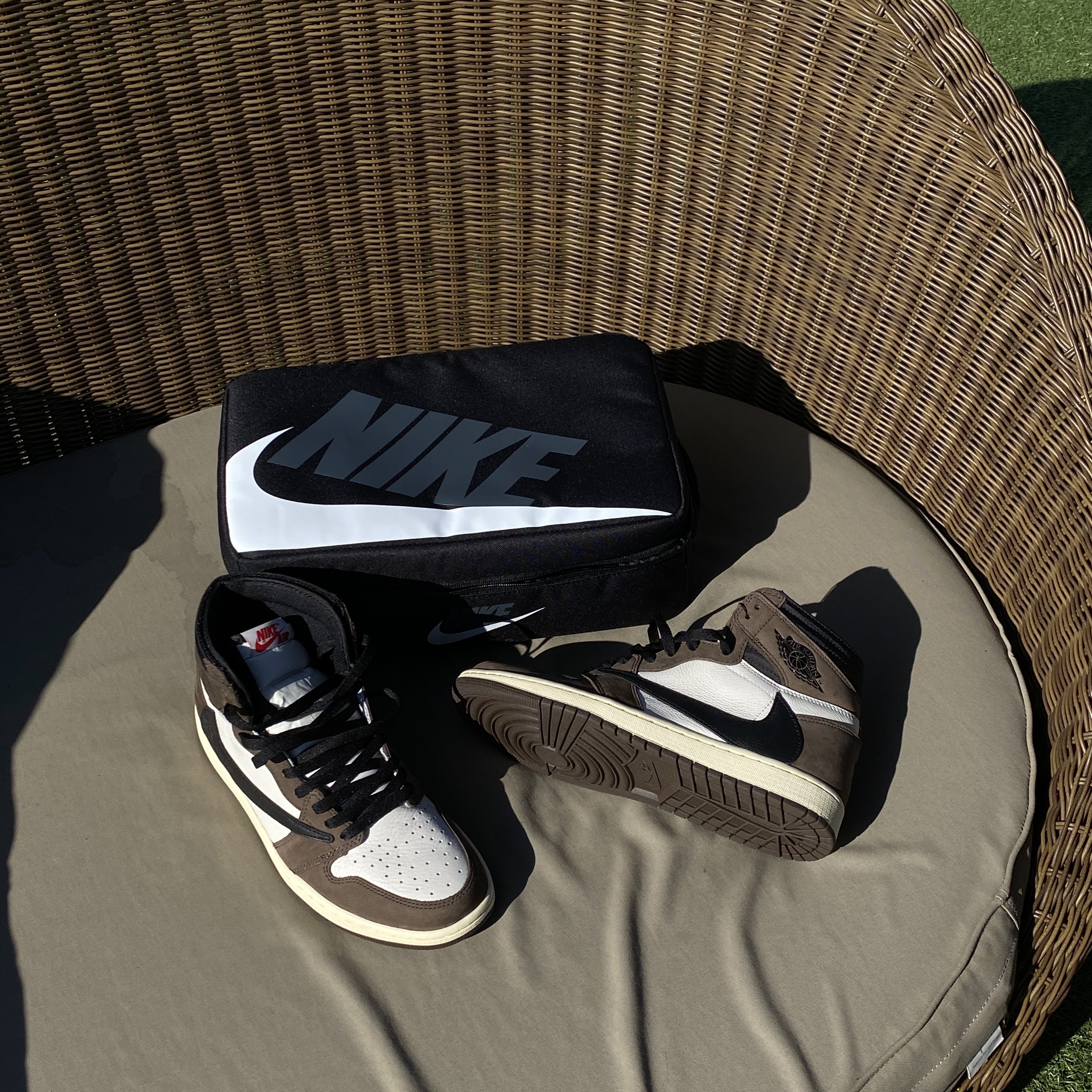 Jordan 1 x Travis Scott Retro High OG SP Mocha 착용 스타일