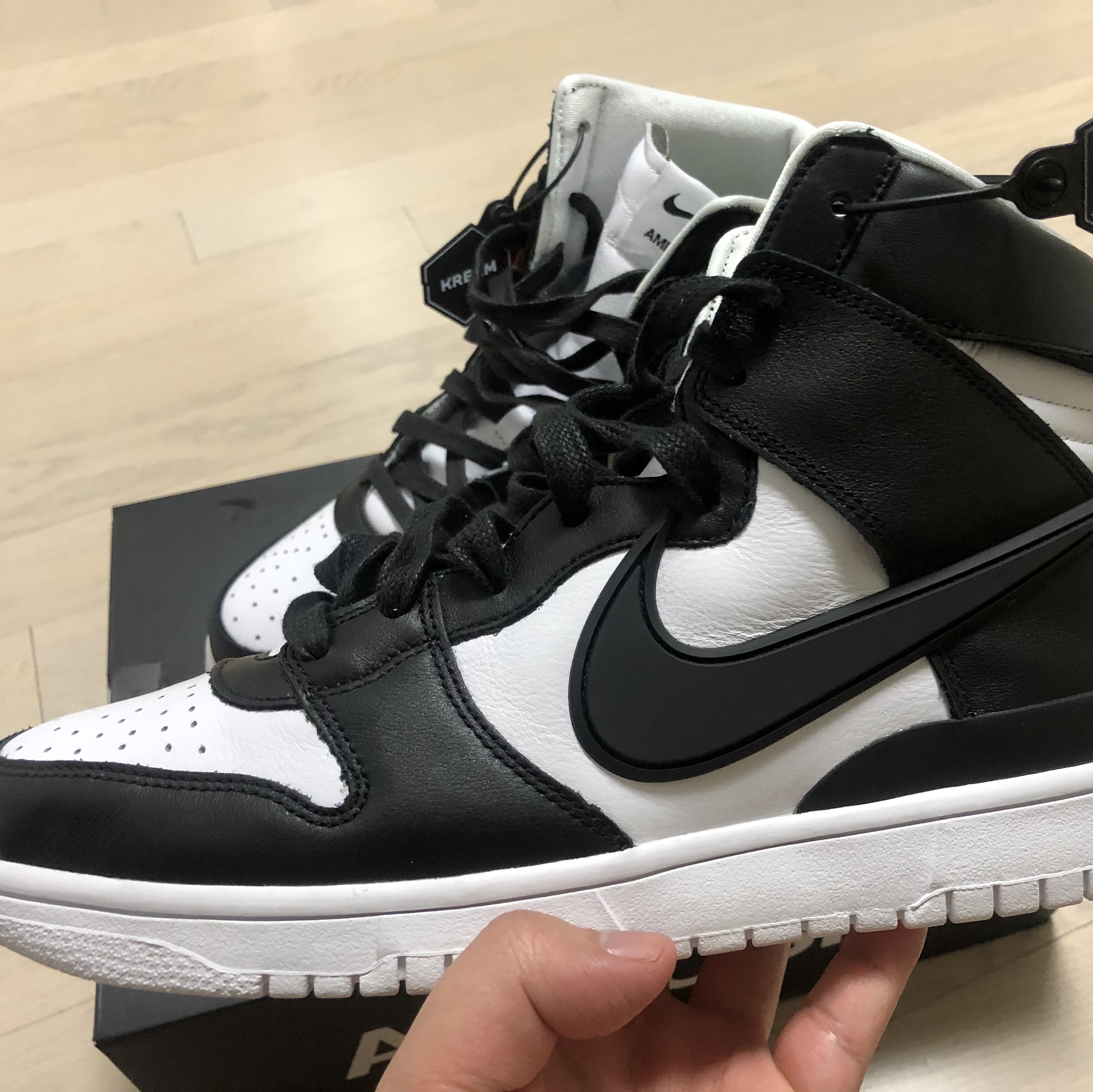 Nike x Ambush Dunk High Black 착용 스타일 - 2