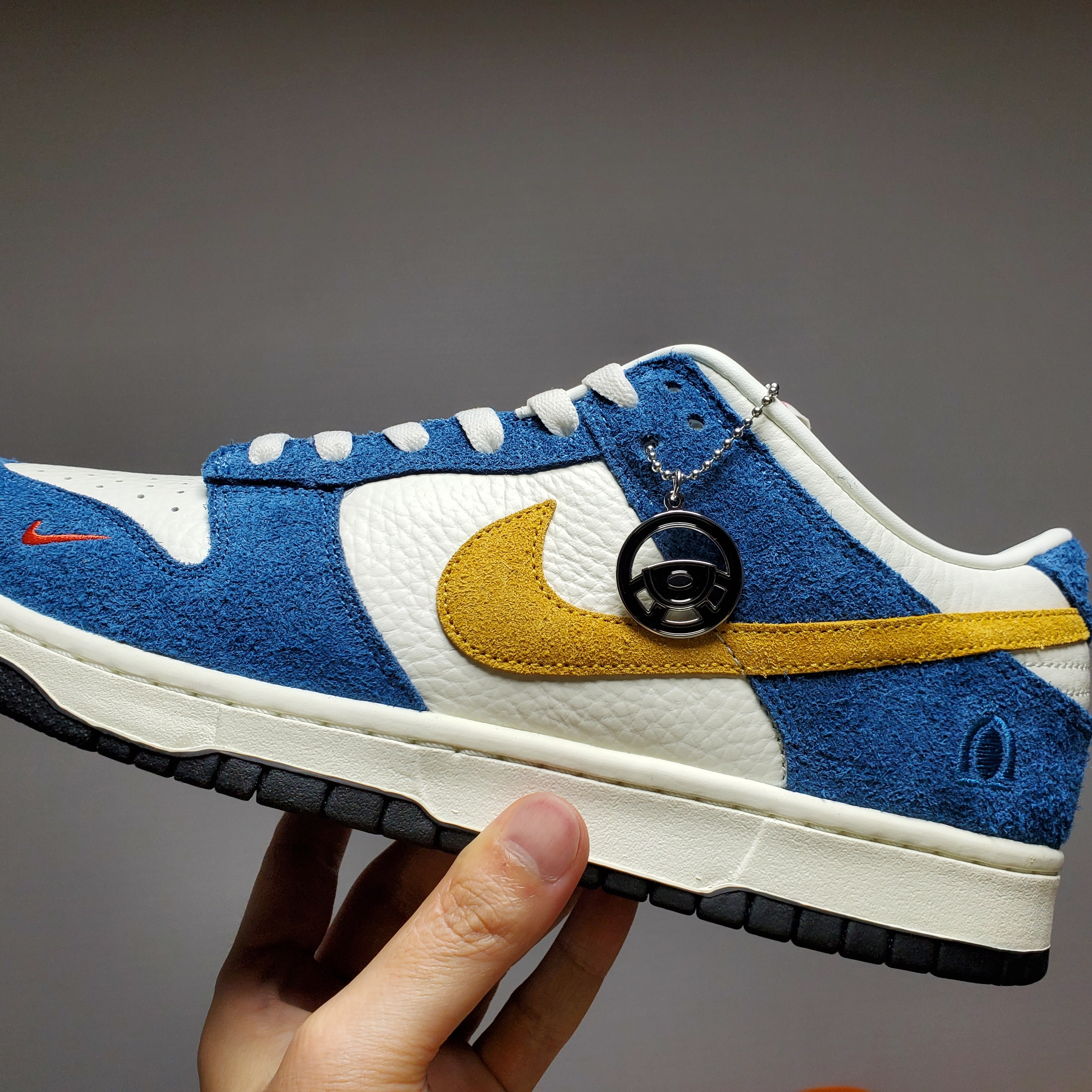 Nike x Kasina Dunk Low 80's Bus 착용 스타일