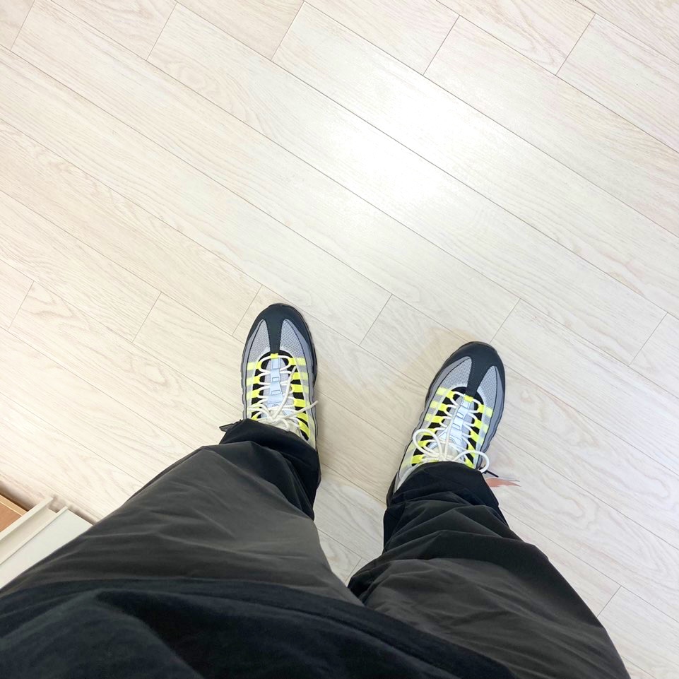Nike Air Max 95 Patch OG Neon 착용 스타일