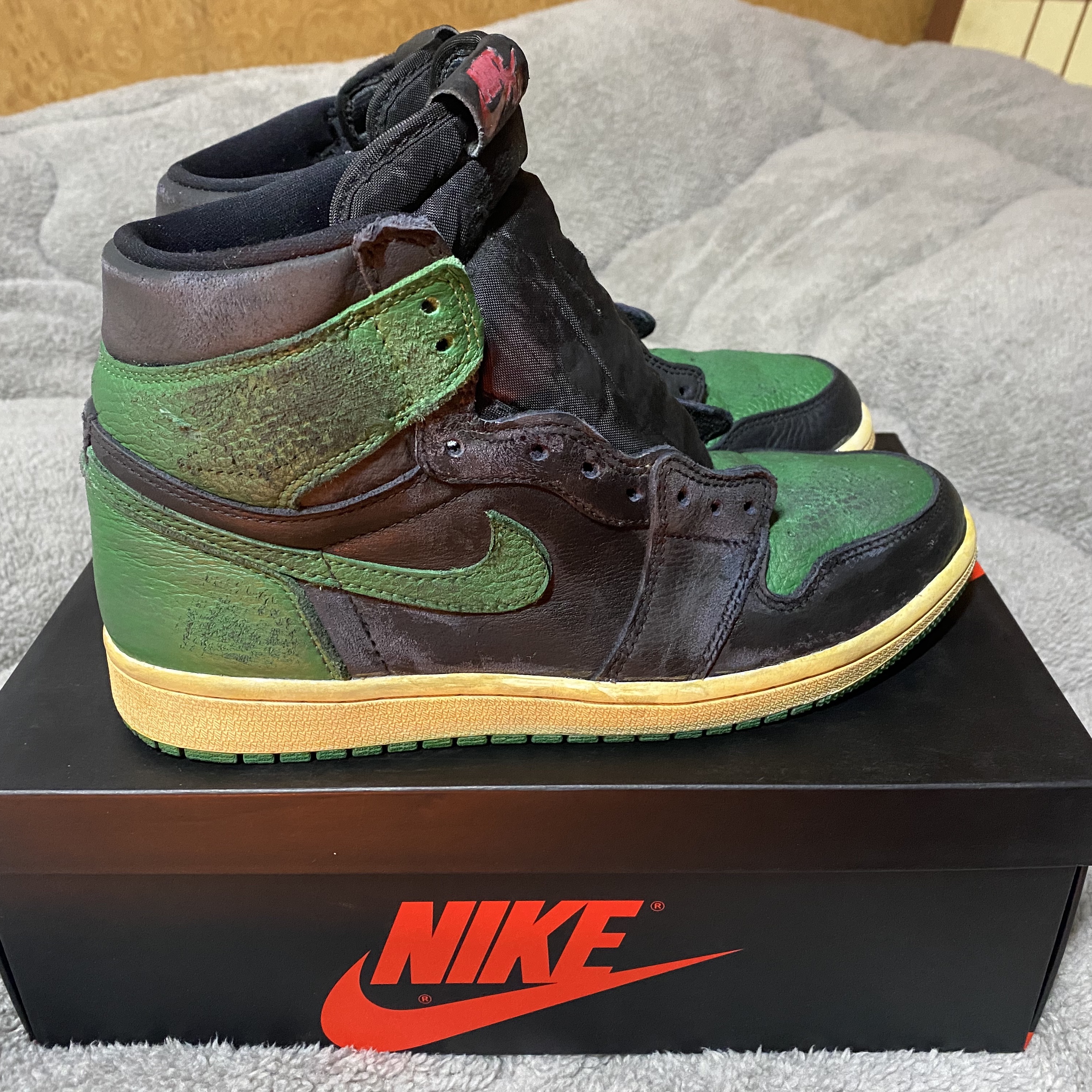 Jordan 1 Retro High OG Pine Green Black 착용 스타일 - 2
