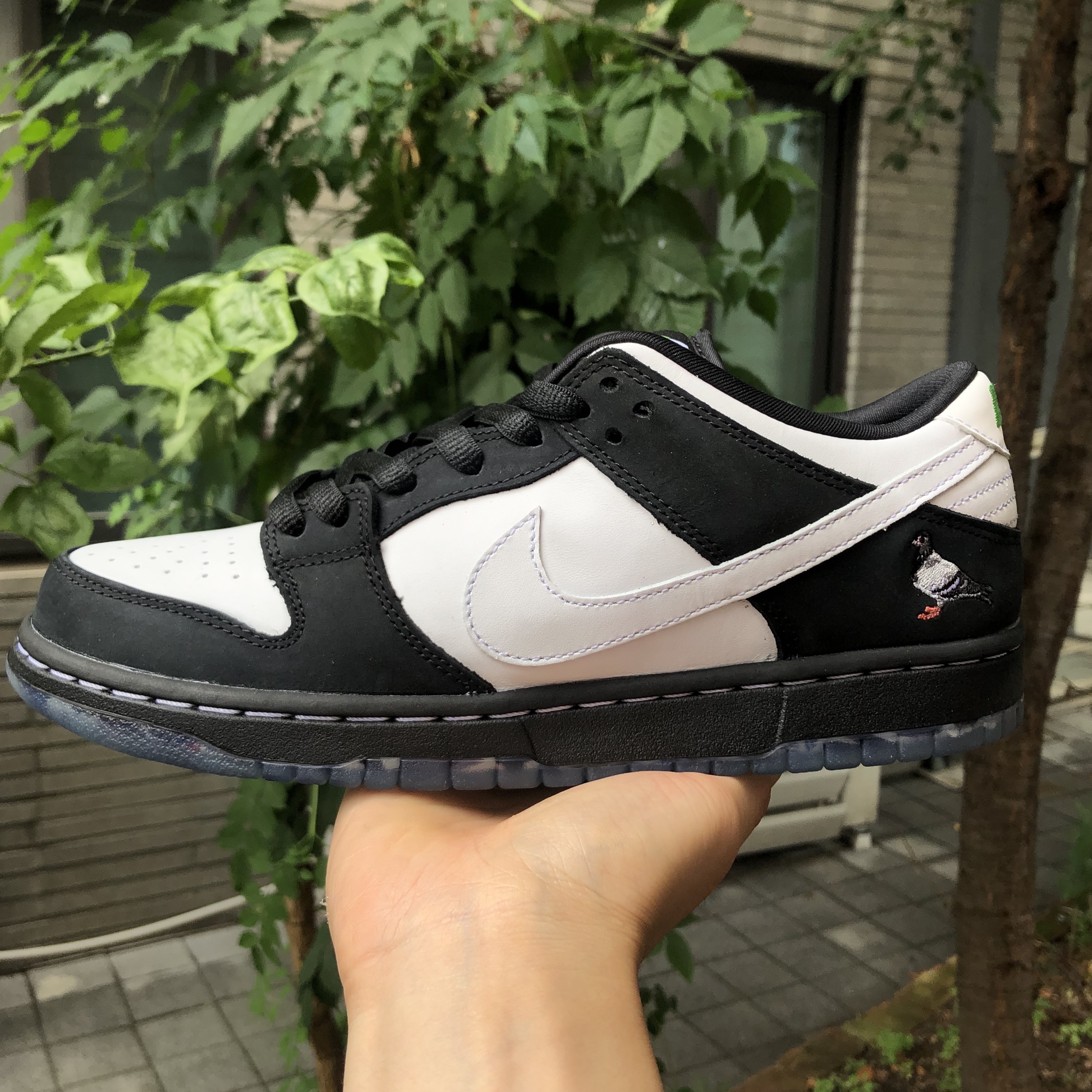 Nike x Staple SB Dunk Low Panda Pigeon 착용 스타일
