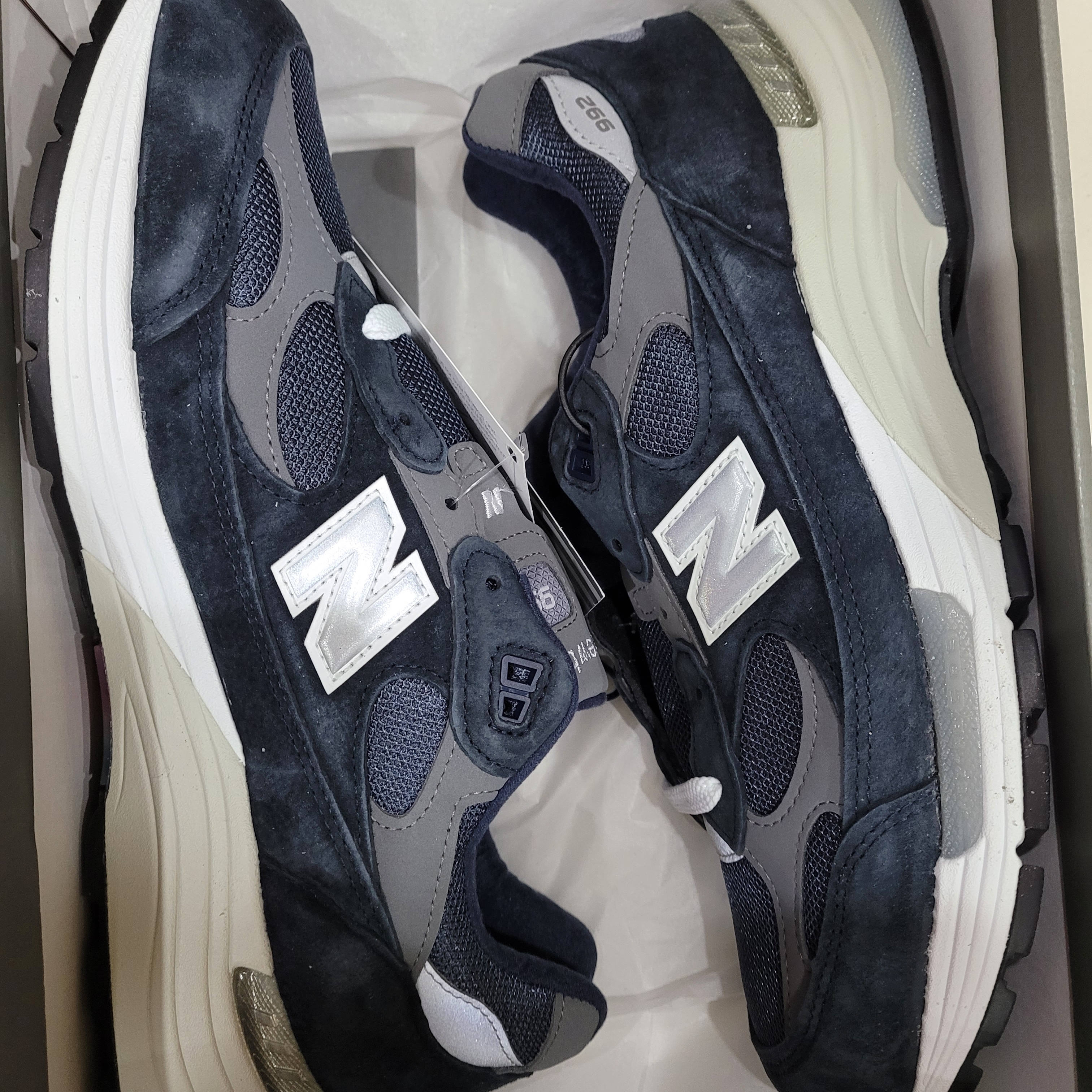 New Balance 992 Made in USA Navy 착용 스타일