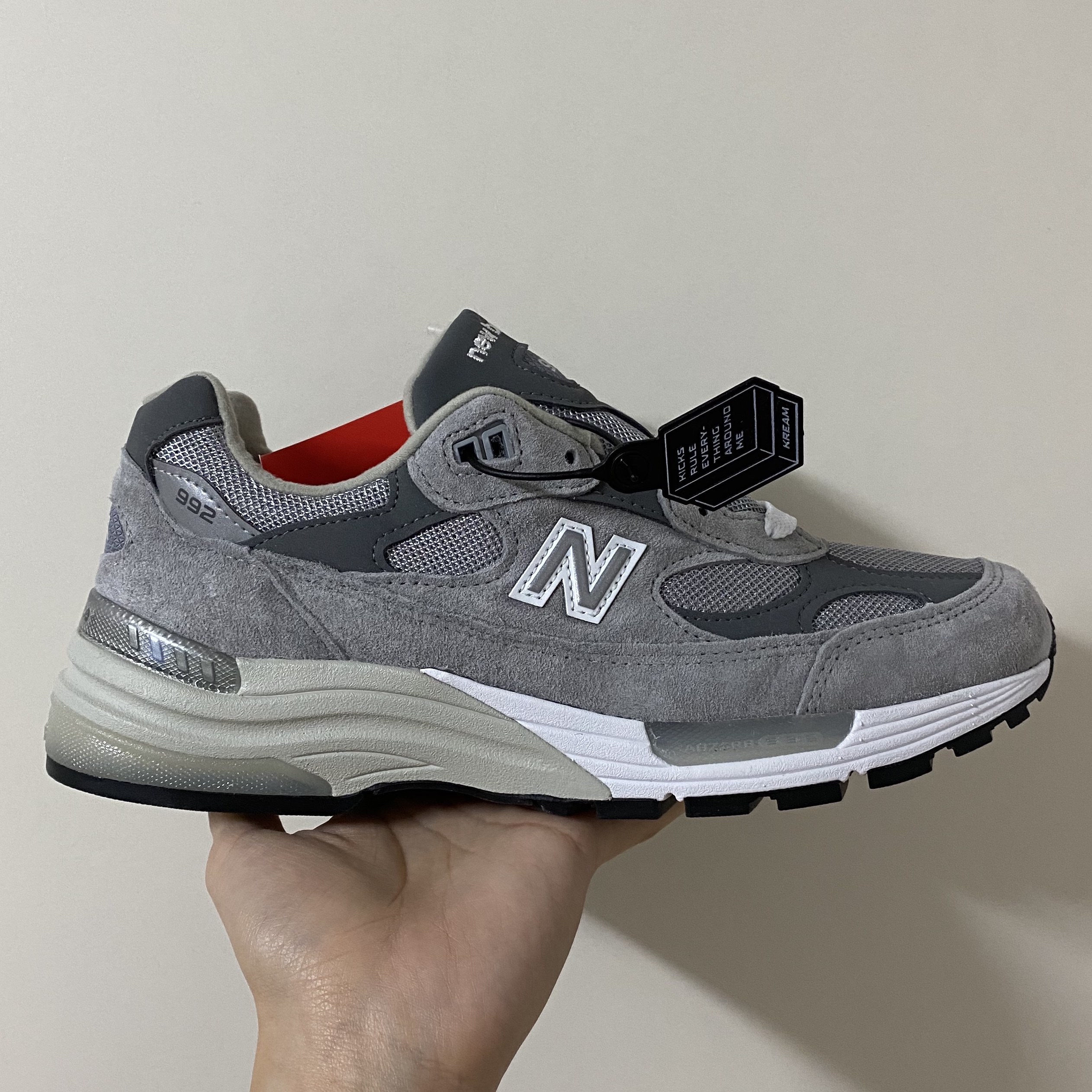 New Balance 992 Made in USA Grey - D Standard 착용 스타일