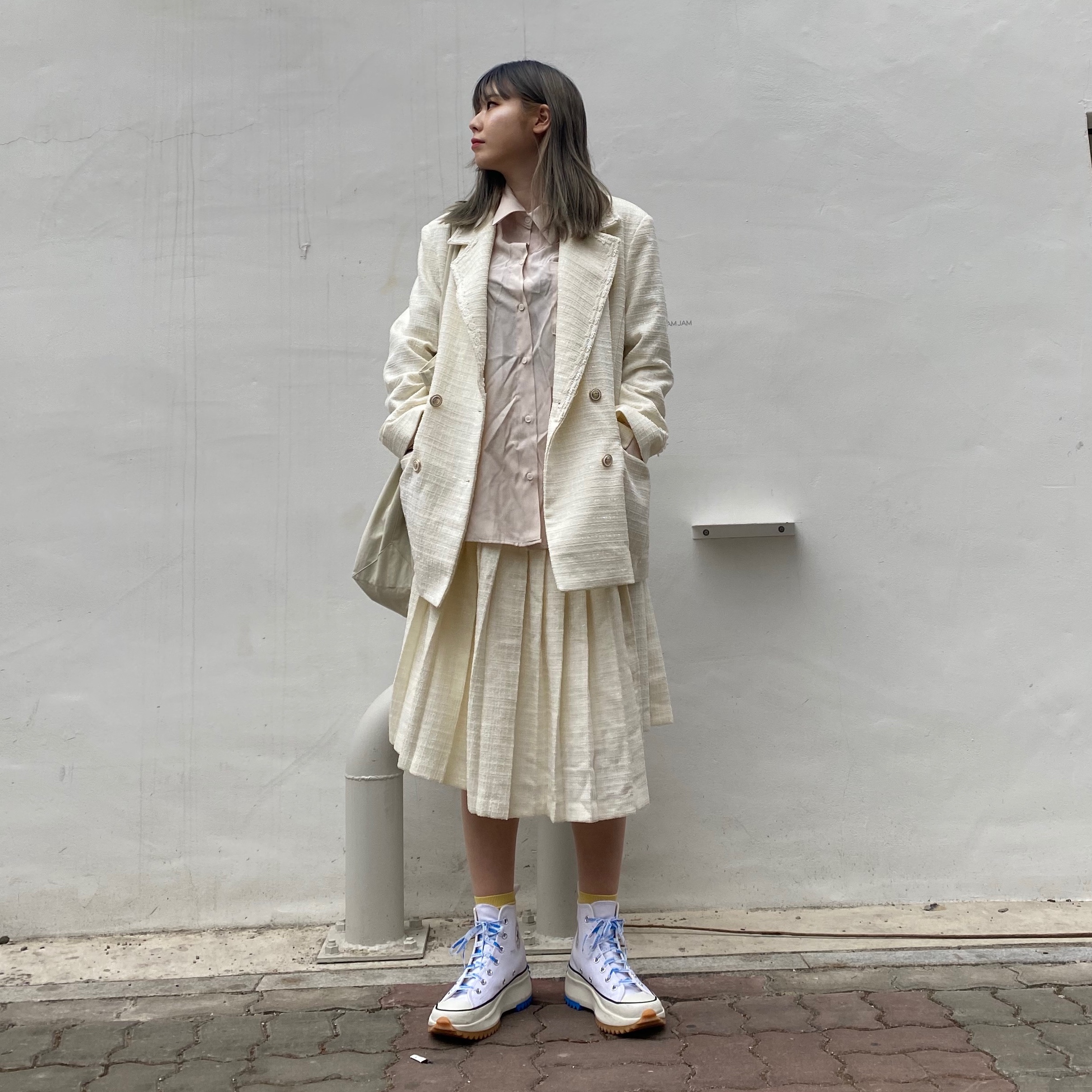 Converse x JW Anderson Run Star Hike Hi White 착용 스타일 - 3