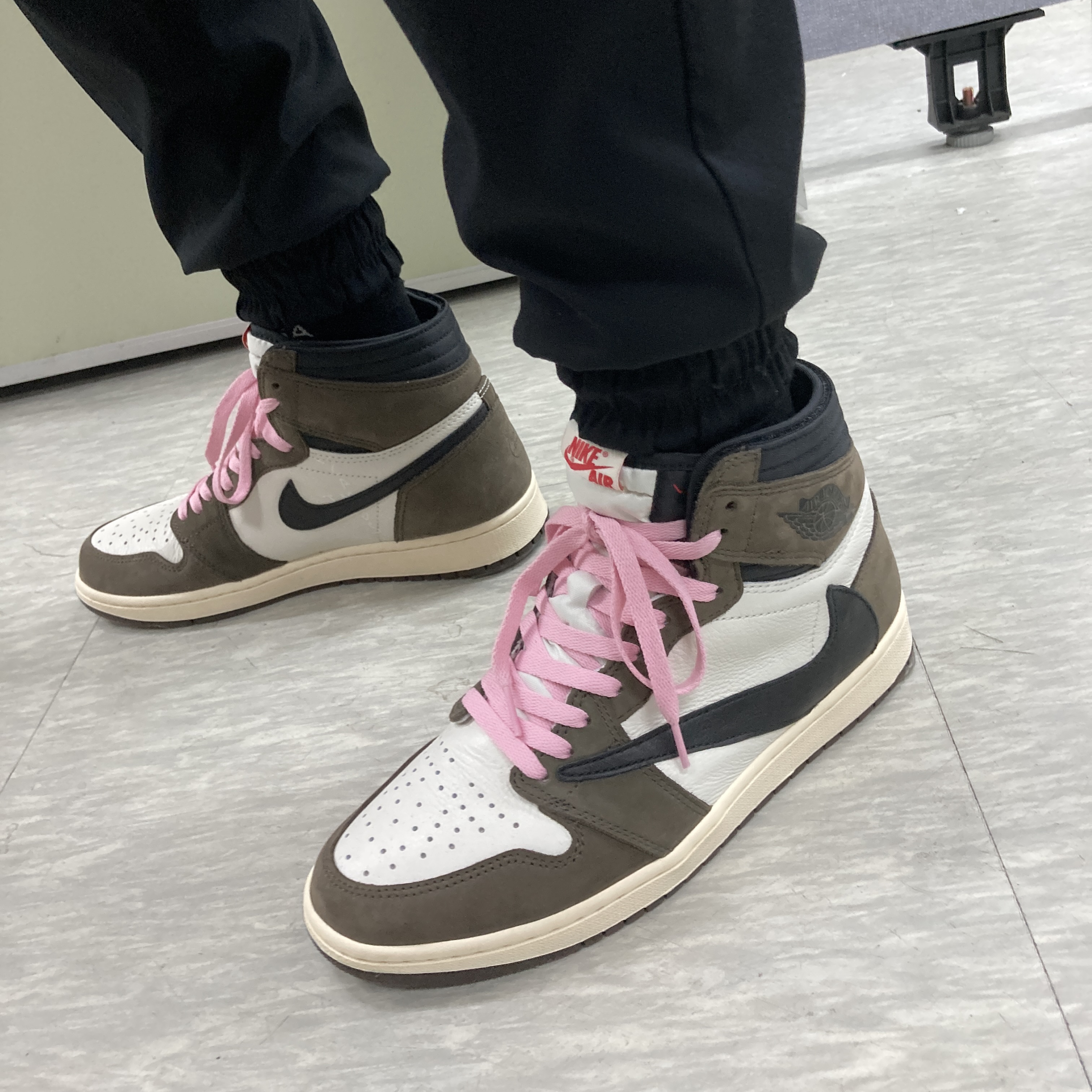 Jordan 1 x Travis Scott Retro High OG SP Mocha 착용 스타일