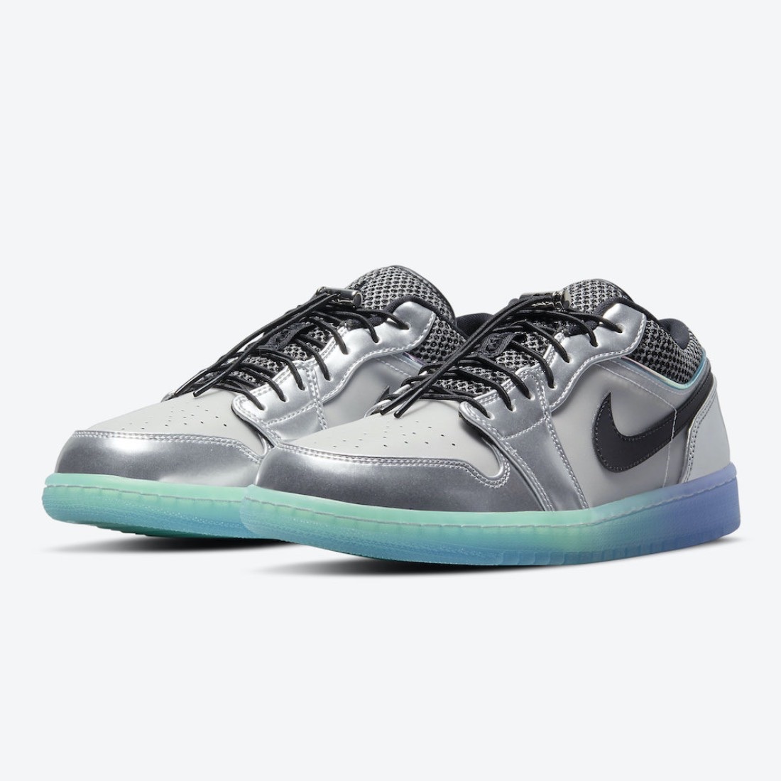 (W) Jordan 1 Low SE Toggle Silver 착용 스타일 - 2