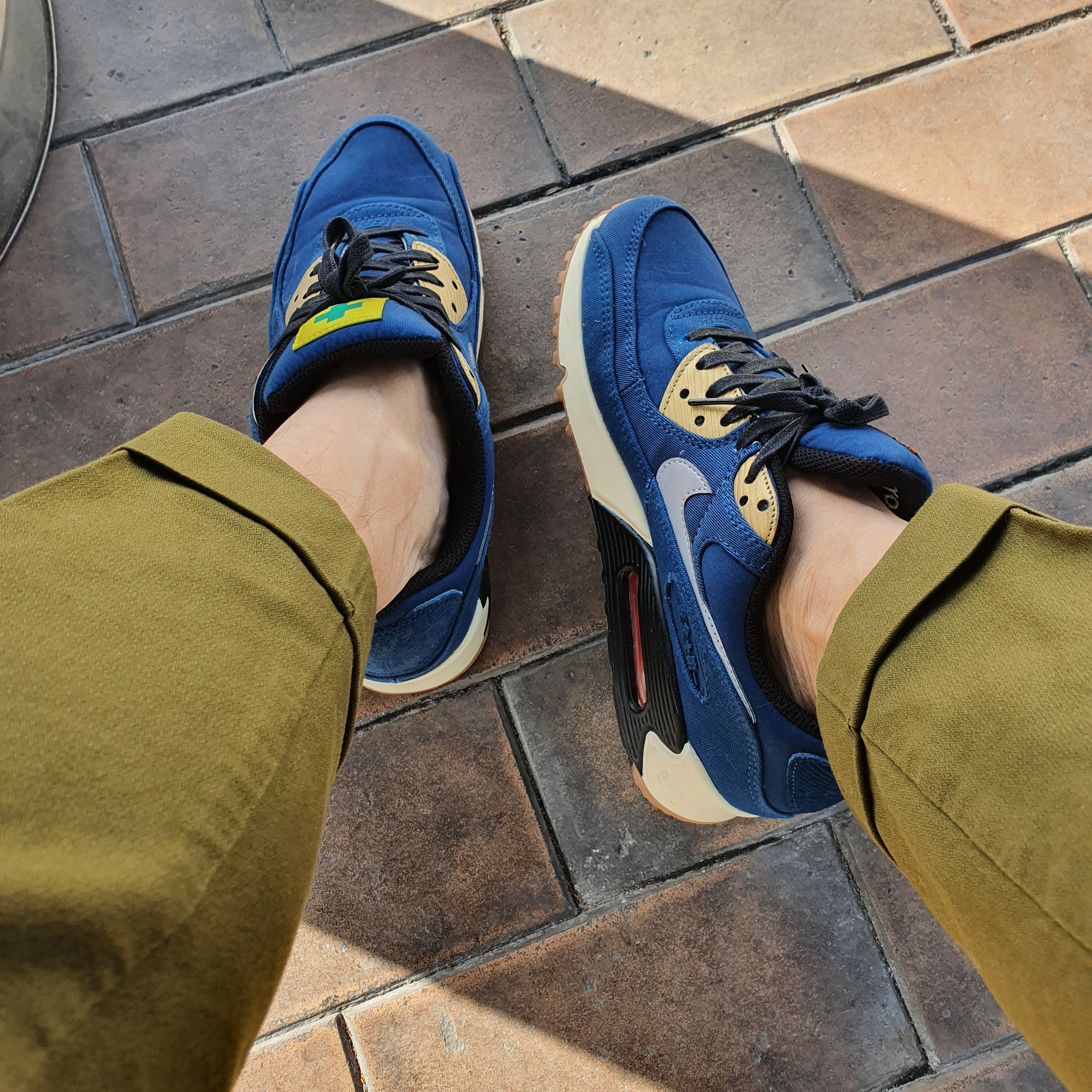 Nike Air Max 90 City Pack Tokyo 2020 착용 스타일 - 1