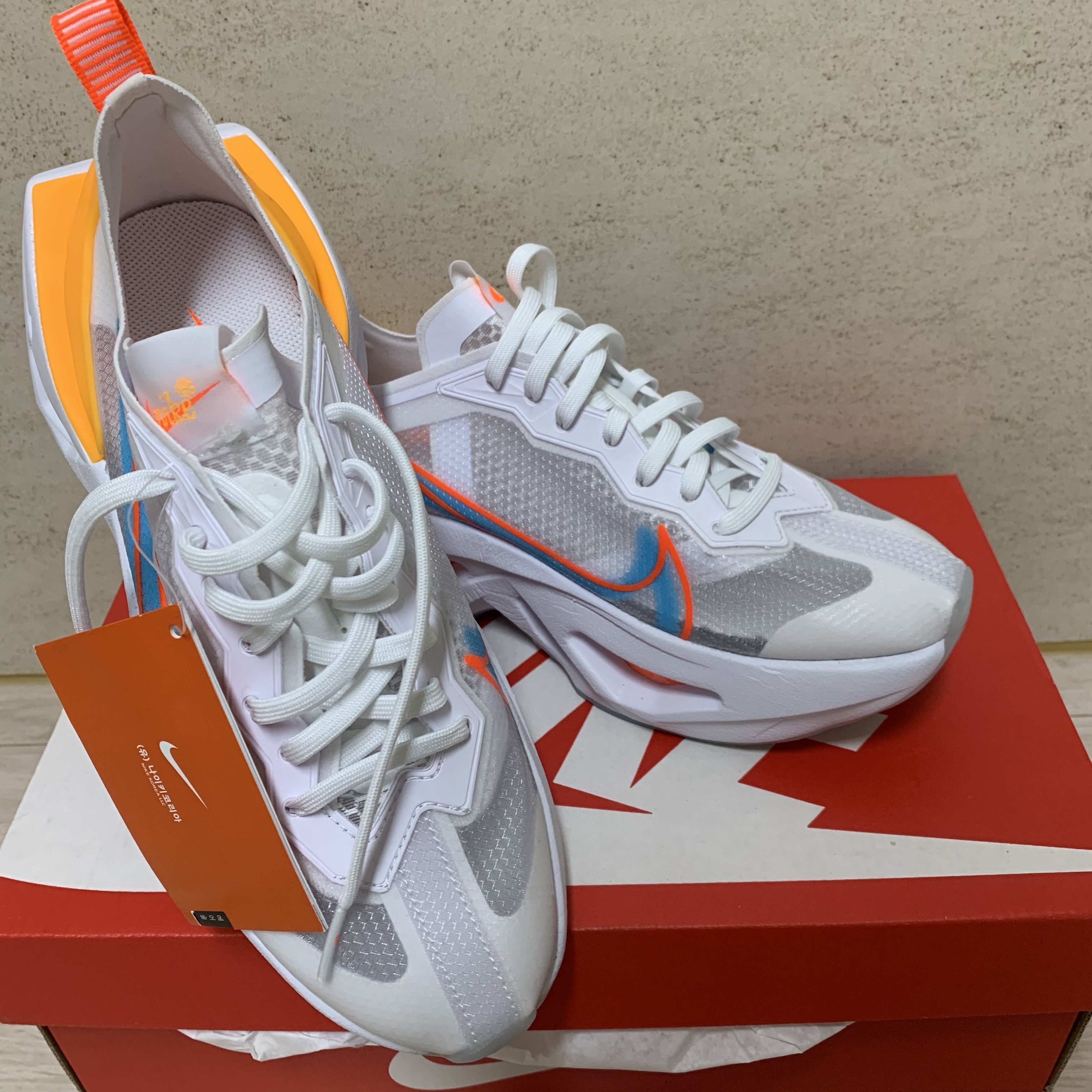 (W) Nike ZoomX Vista Grind White Hyper Crimson 착용 스타일 - 2