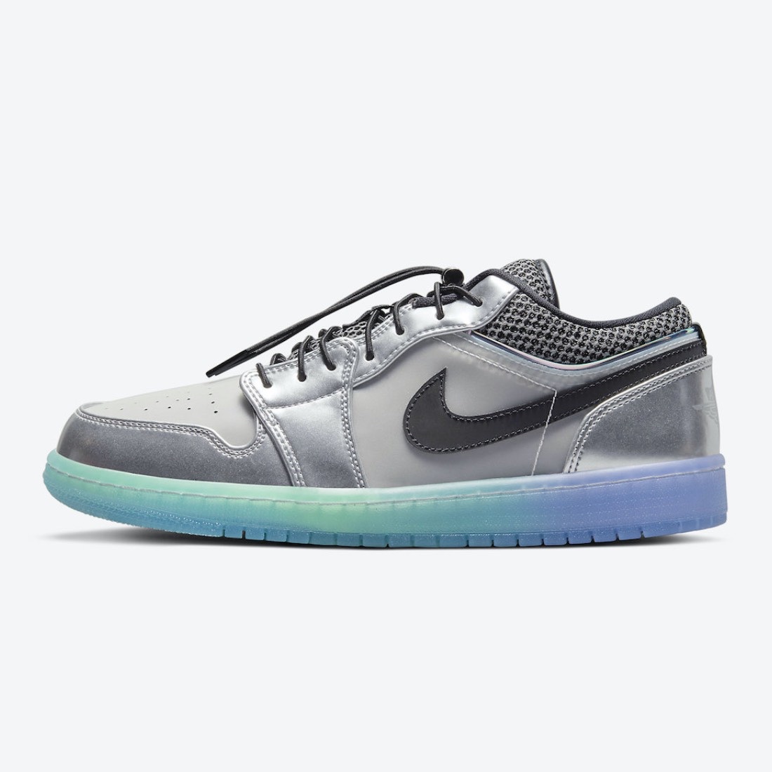 (W) Jordan 1 Low SE Toggle Silver 착용 스타일 - 3