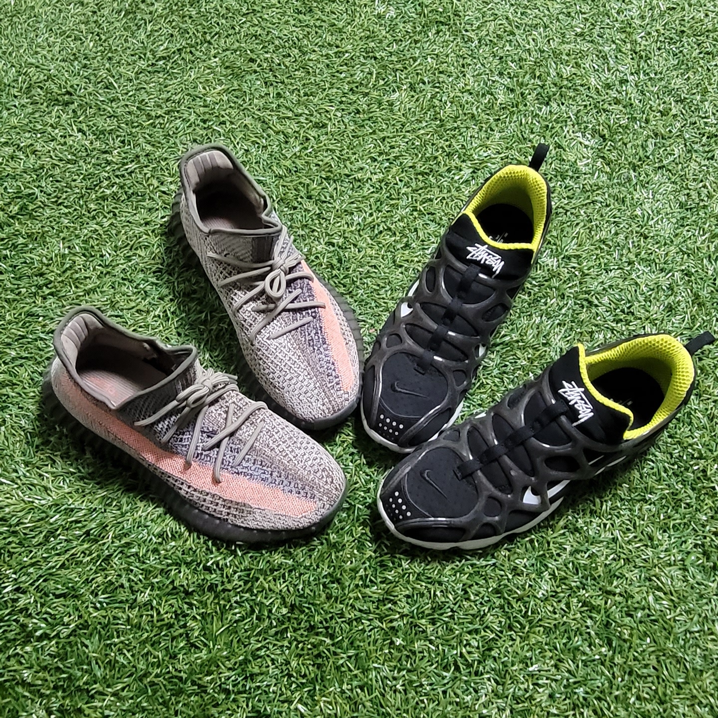 Adidas Yeezy Boost 350 V2 Ash Stone, Nike x Stussy Air Zoom Spiridon Kukini Black 착용 스타일