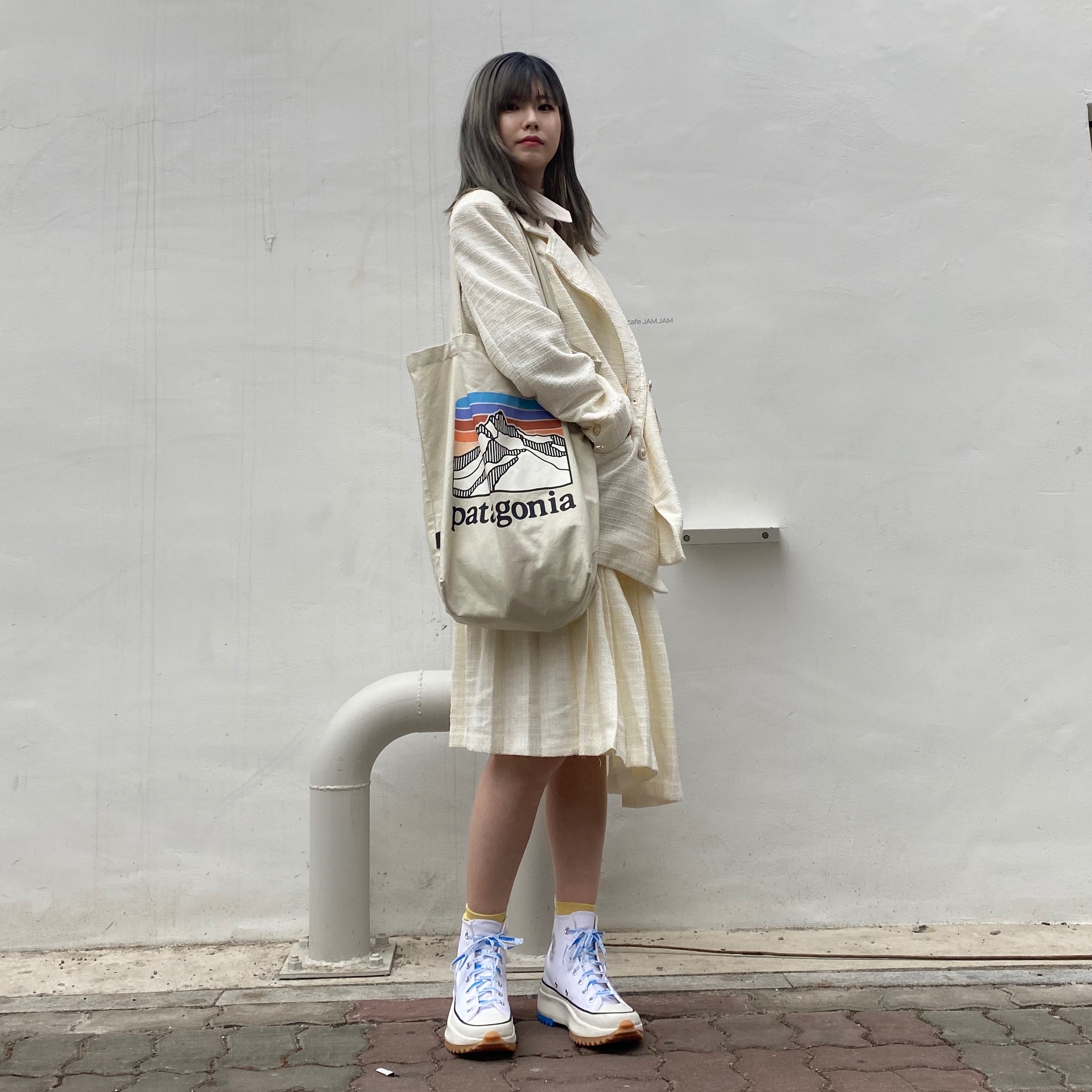 Converse x JW Anderson Run Star Hike Hi White 착용 스타일 - 2