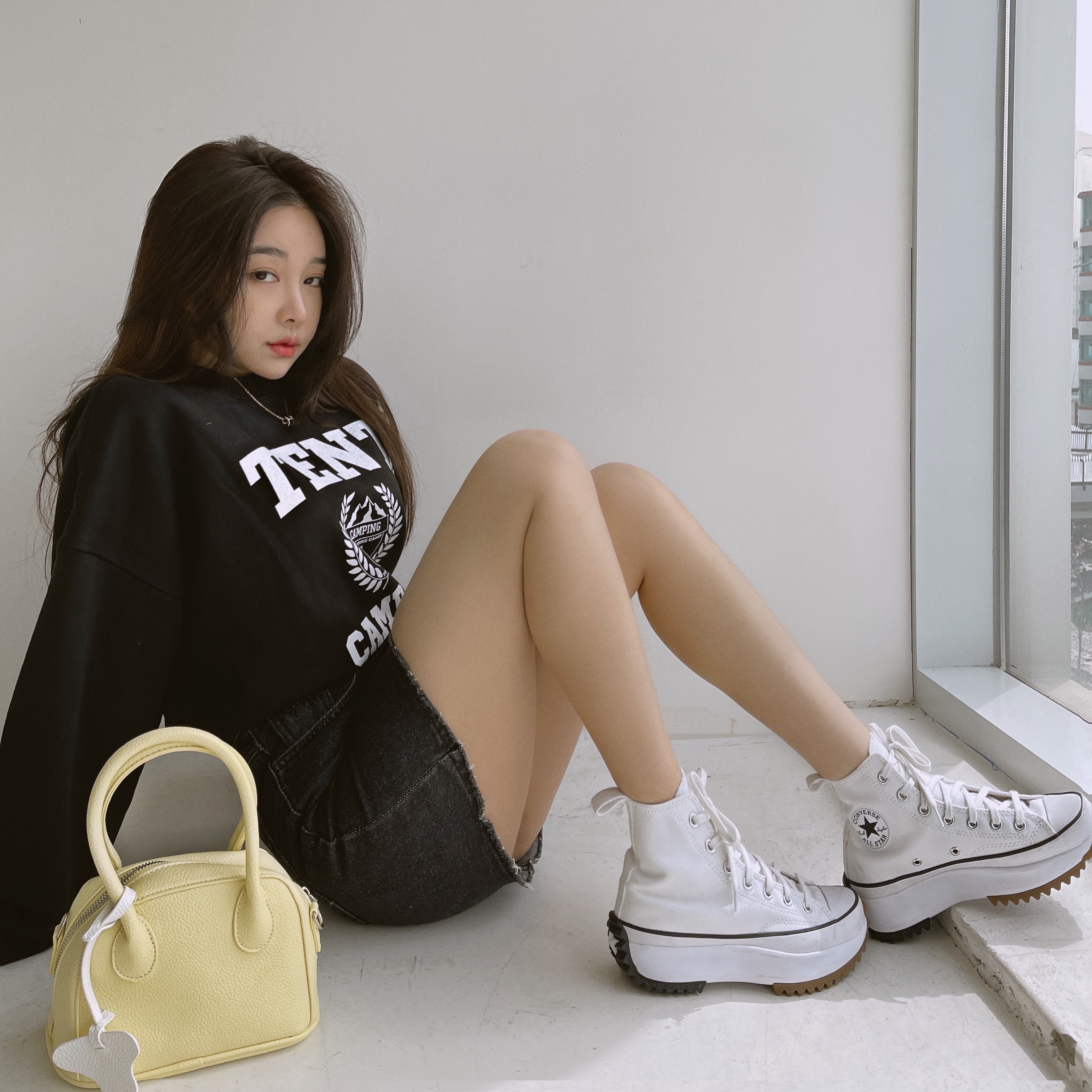 Converse Run Star Hike Hi White Black Gum 착용 스타일