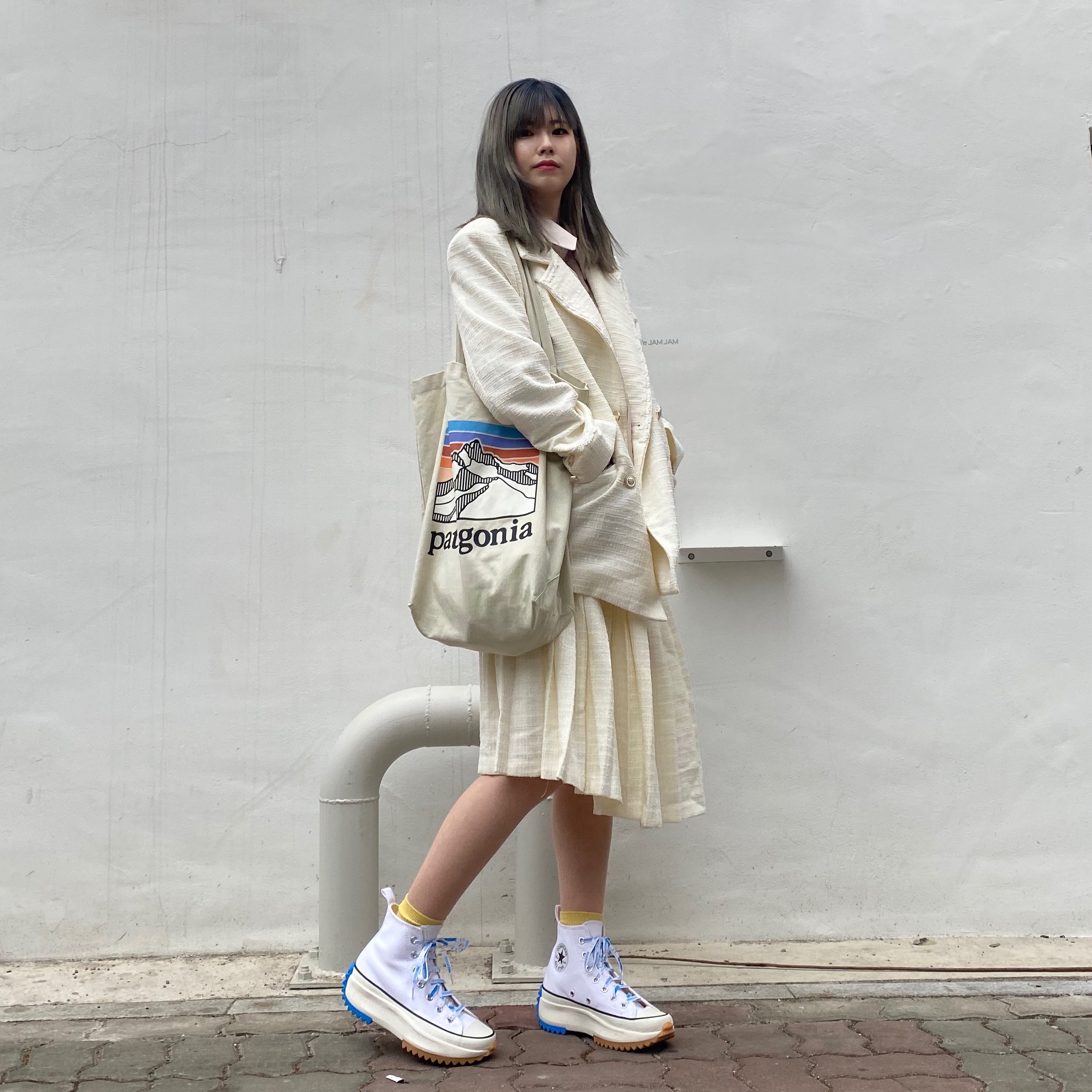 Converse x JW Anderson Run Star Hike Hi White 착용 스타일 - 1