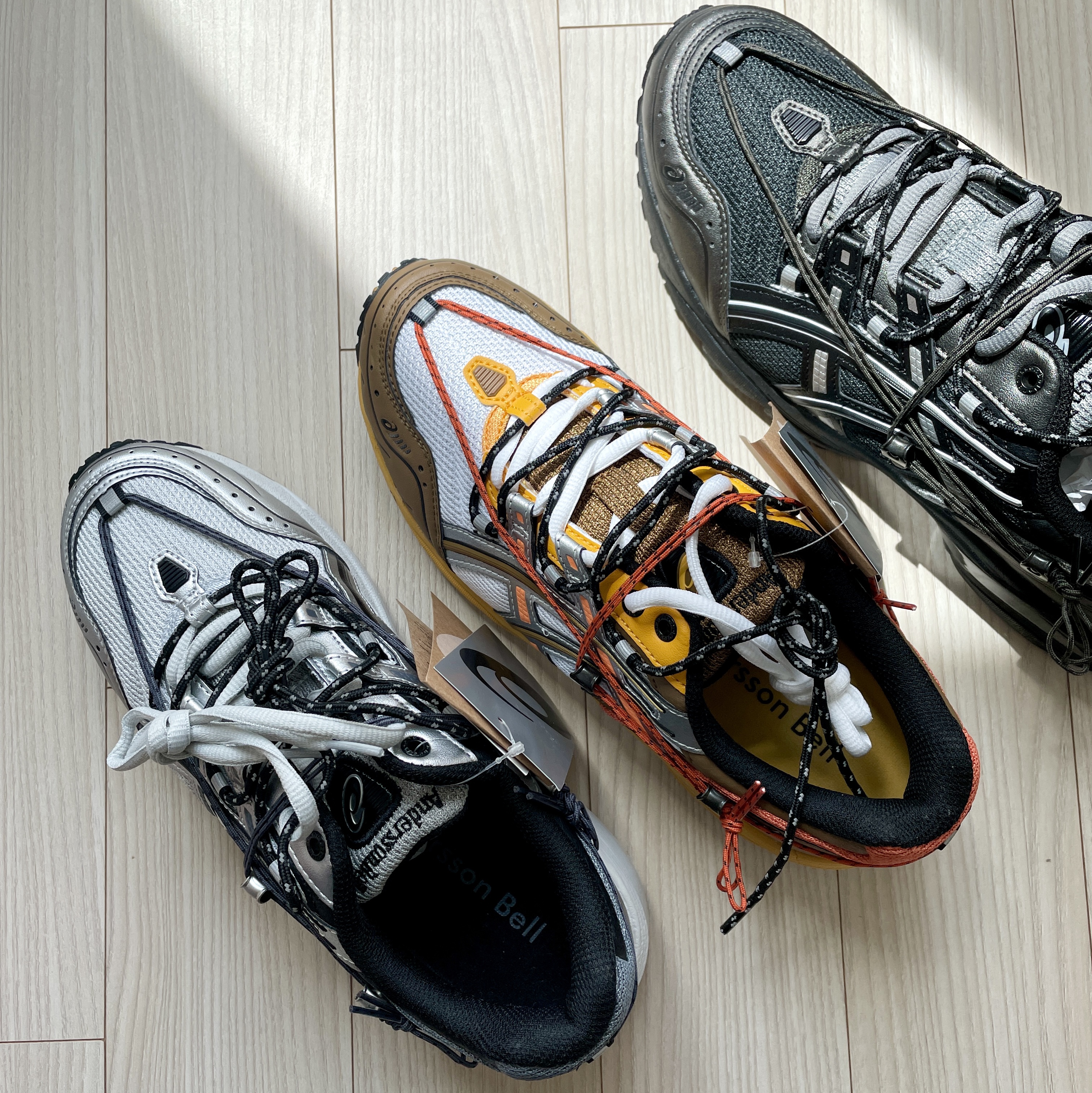 Asics x Andersson Bell Gel-1090 Glacier Grey Silver, Asics x Andersson Bell Gel-1090 Black Silver 착용 스타일
