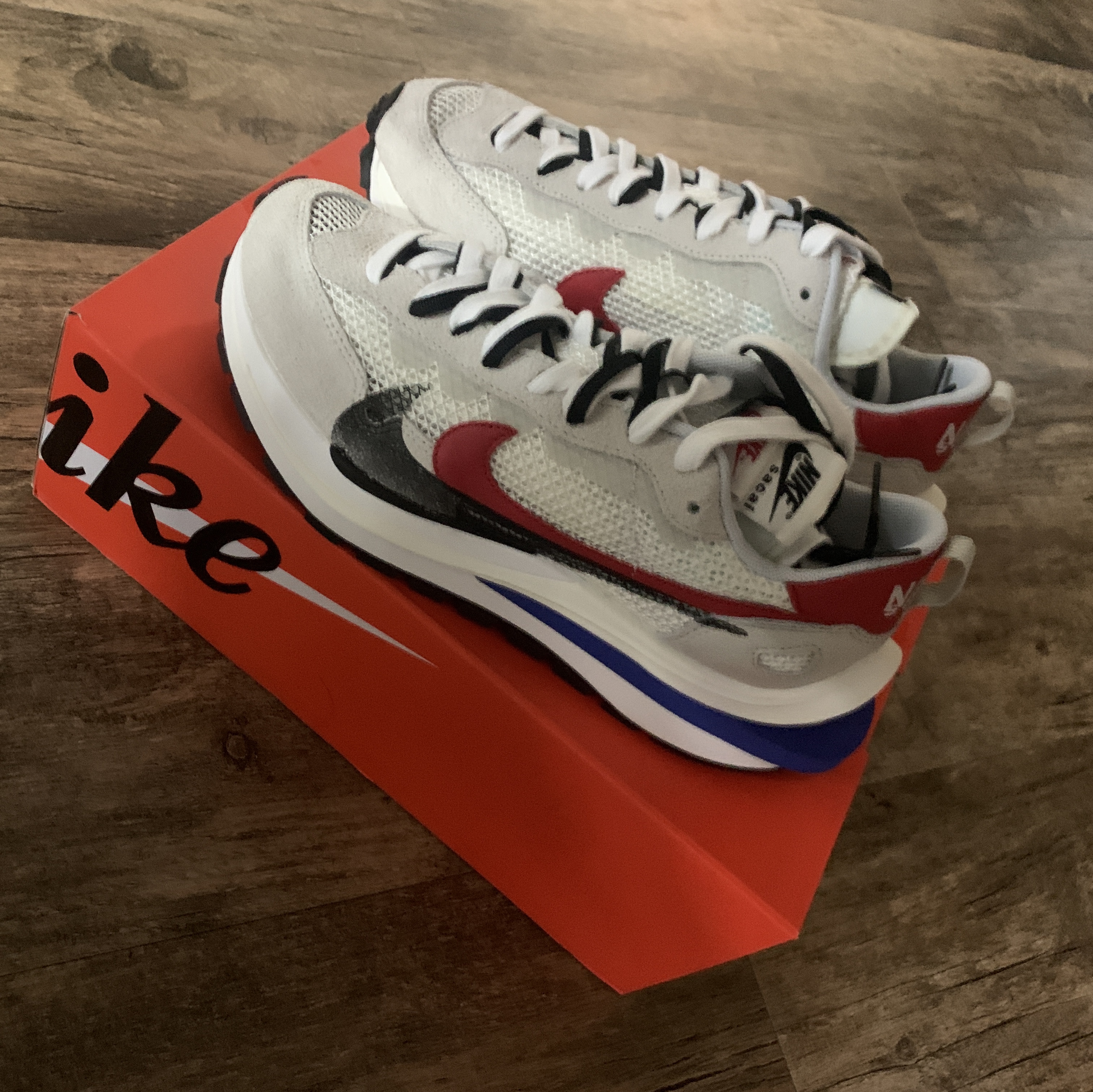 Nike x Sacai VaporWaffle Royal Fuchsia 착용 스타일