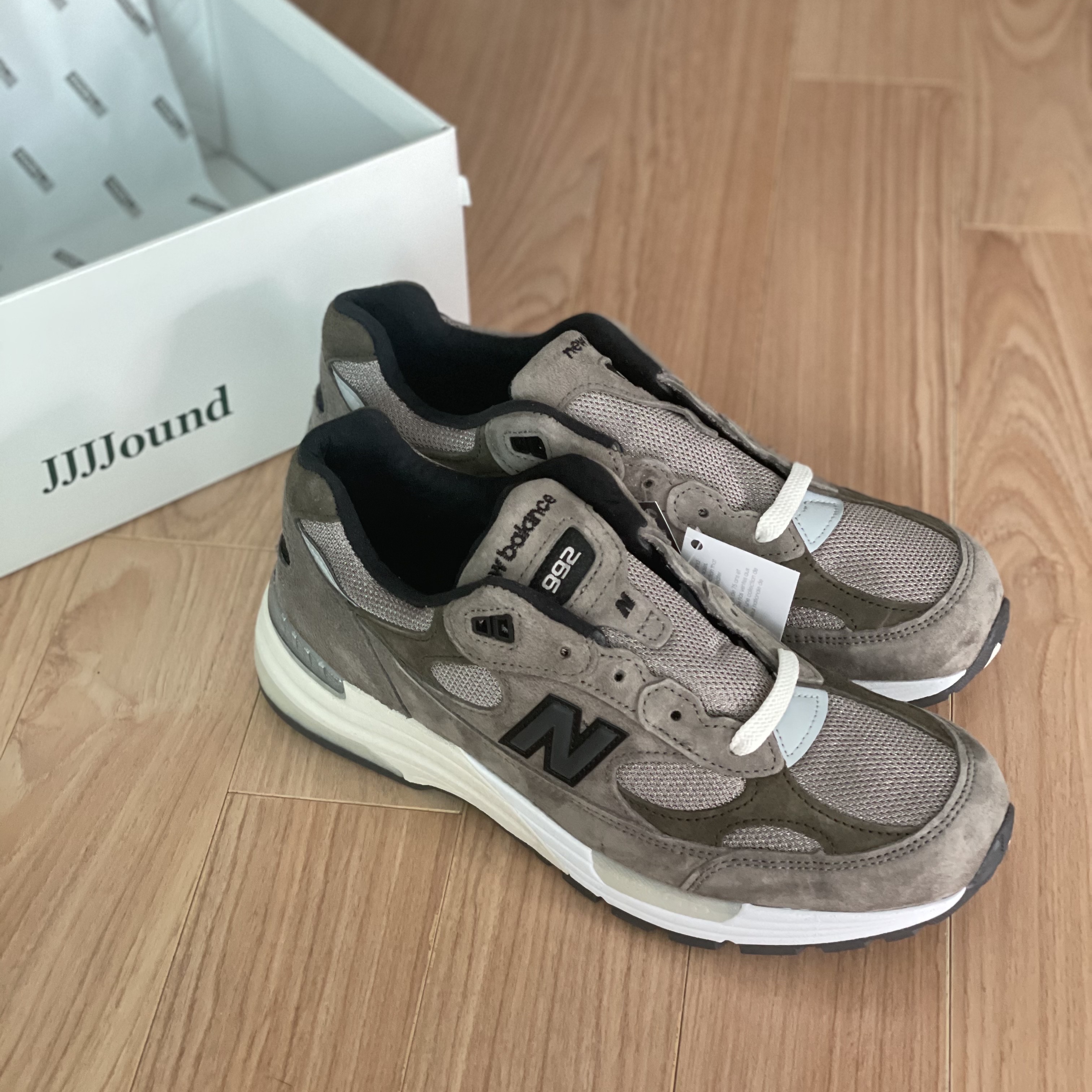 New Balance x JJJJound 992 Made in USA Grey 착용 스타일