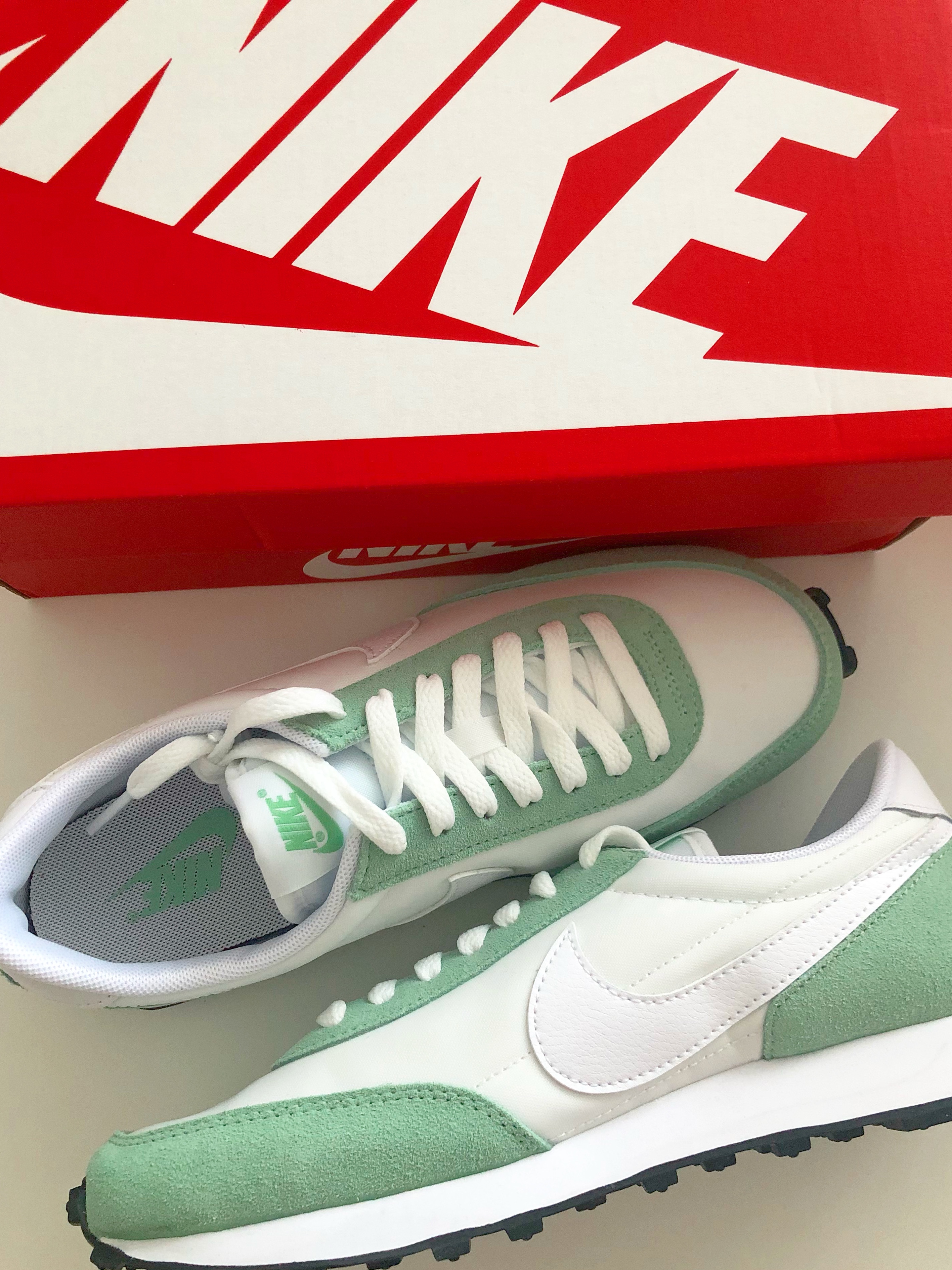 (W) Nike Daybreak Enamel Green 착용 스타일