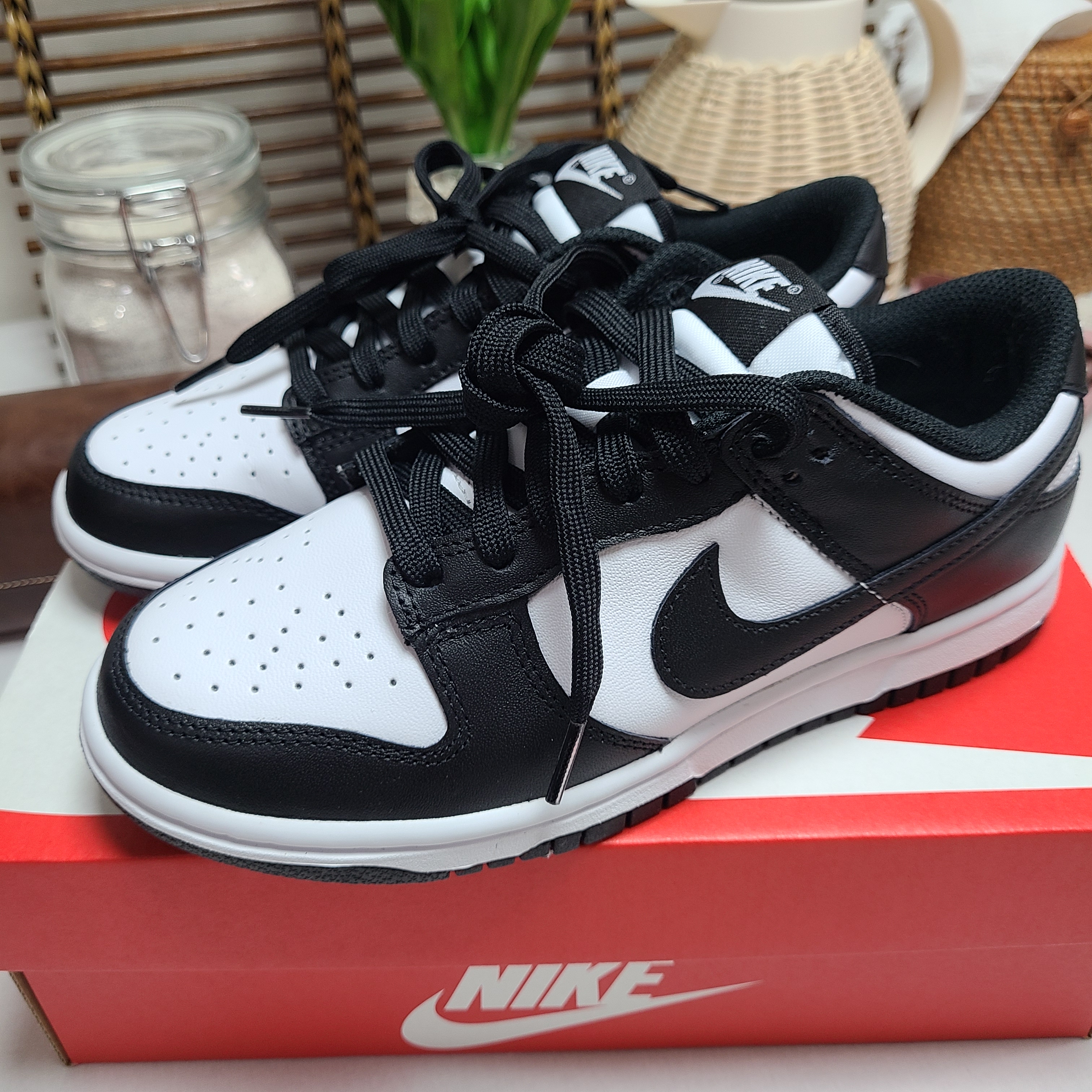 (W) Nike Dunk Low Black, Nike Dunk Low Retro Black 착용 스타일 - 2