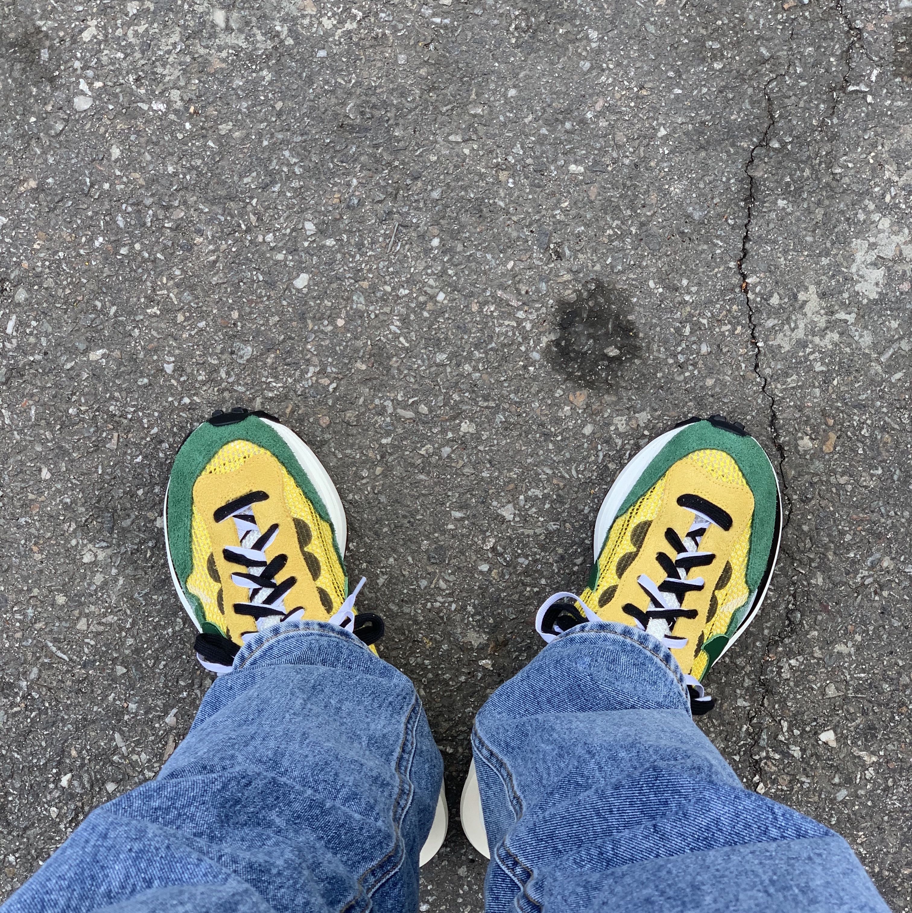 Nike x Sacai VaporWaffle Tour Yellow & Gorge Green Sail 착용 스타일 - 2