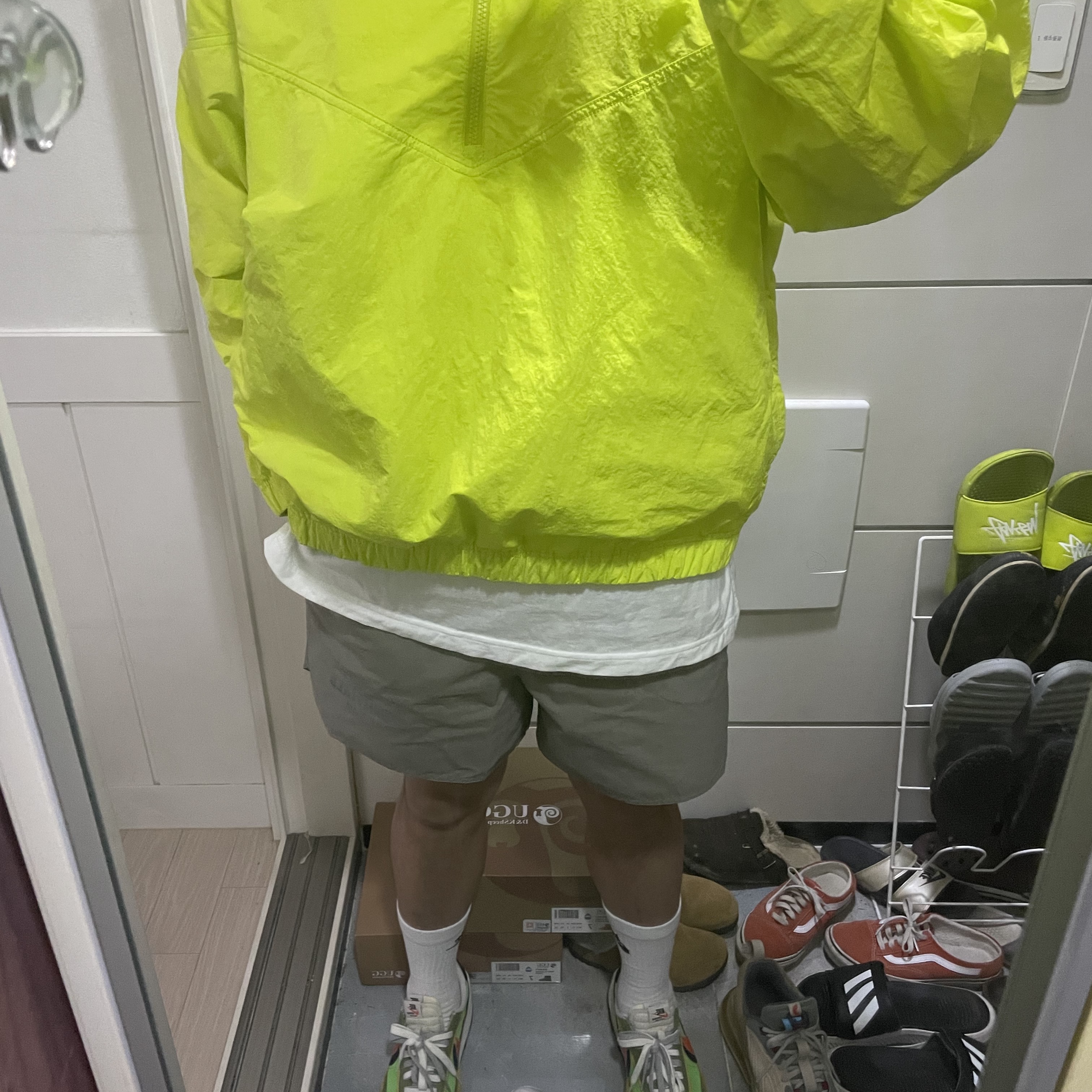 Nike x Stussy Windrunner Jacket Bright Cactus, Nike x Sacai LDWaffle Green Multi 착용 스타일