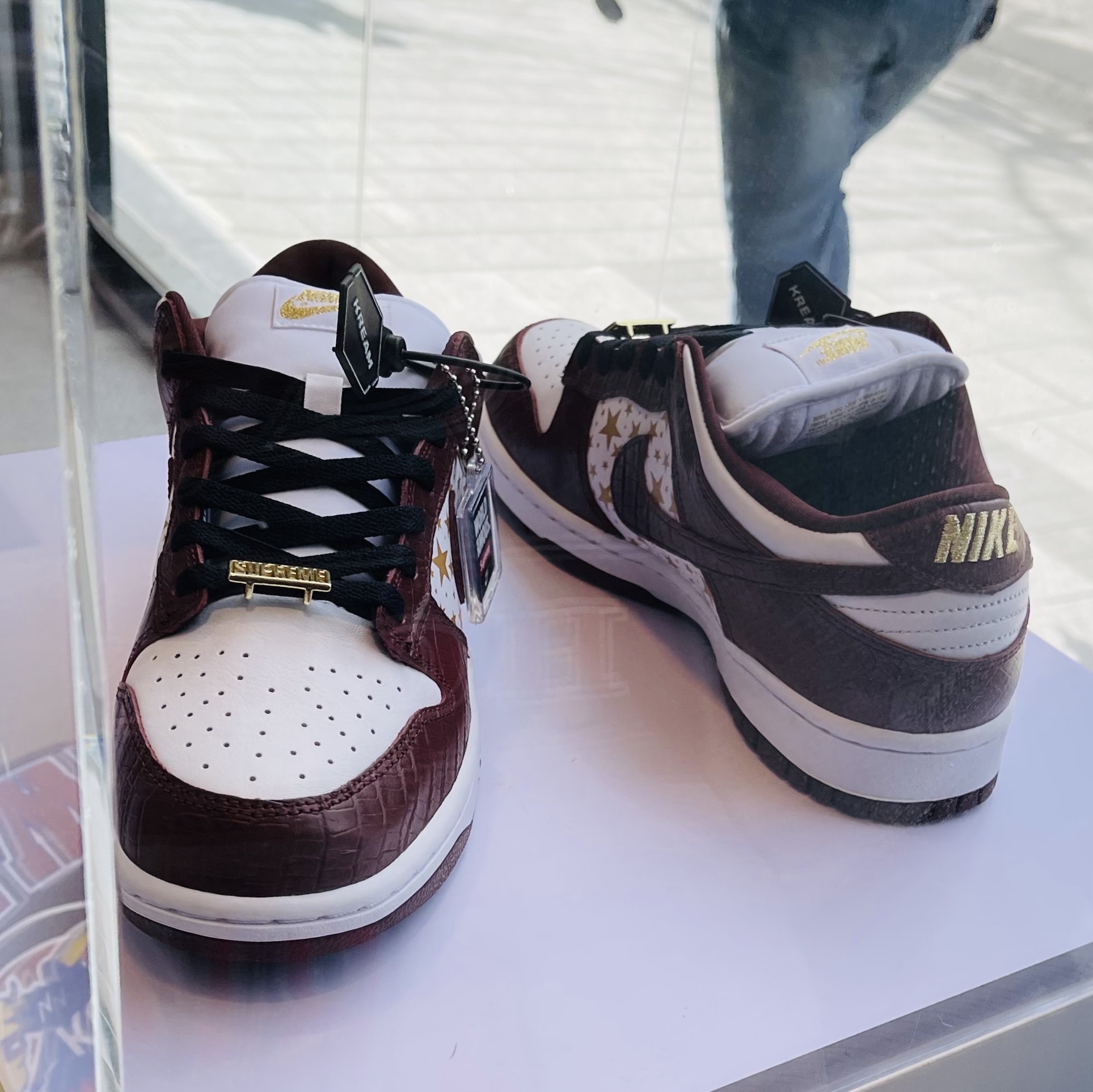 Nike x Supreme SB Dunk Low Barkroot Brown, Nike x Supreme SB Dunk Low Black 착용 스타일
