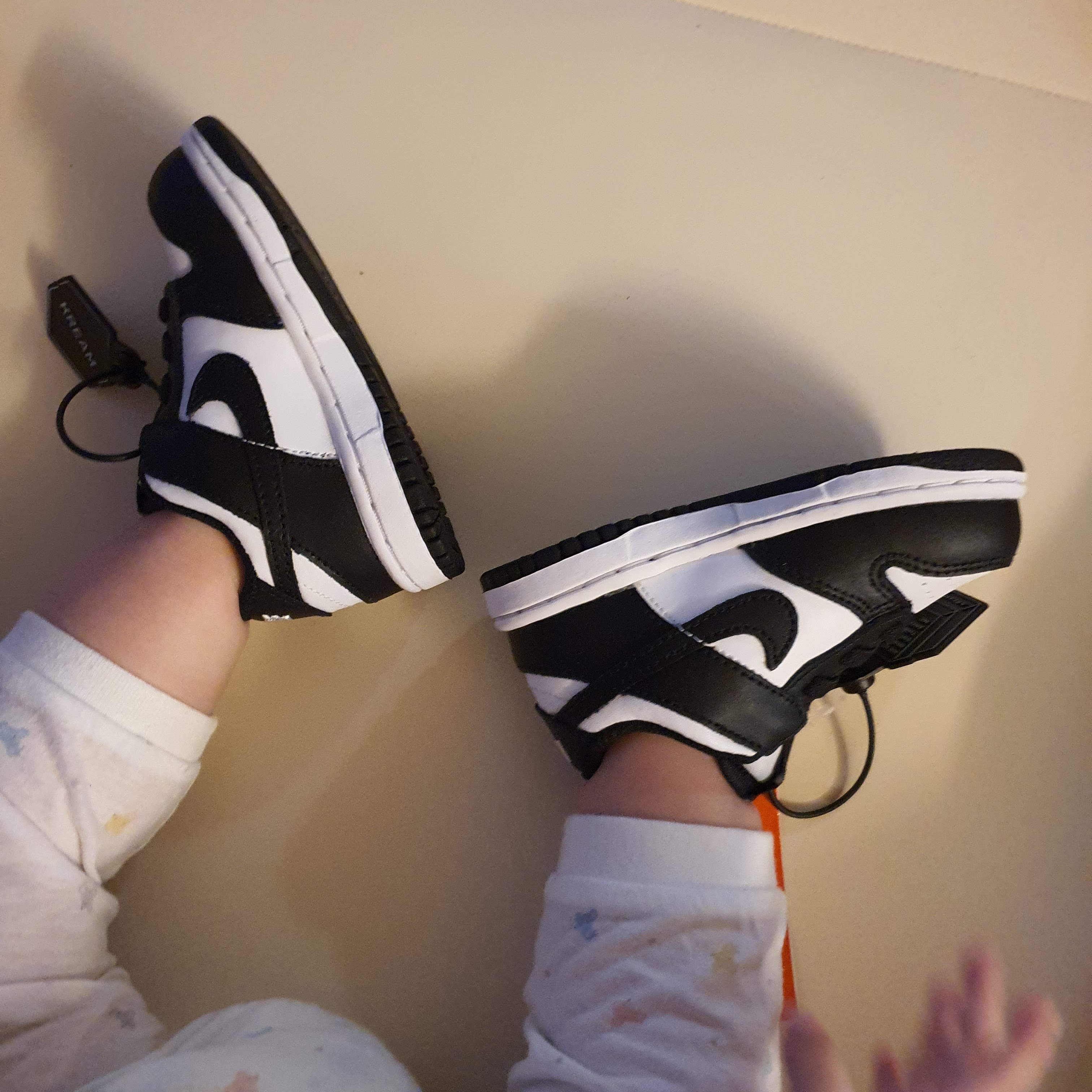 Nike Dunk Low Retro Black 착용 스타일 - 2