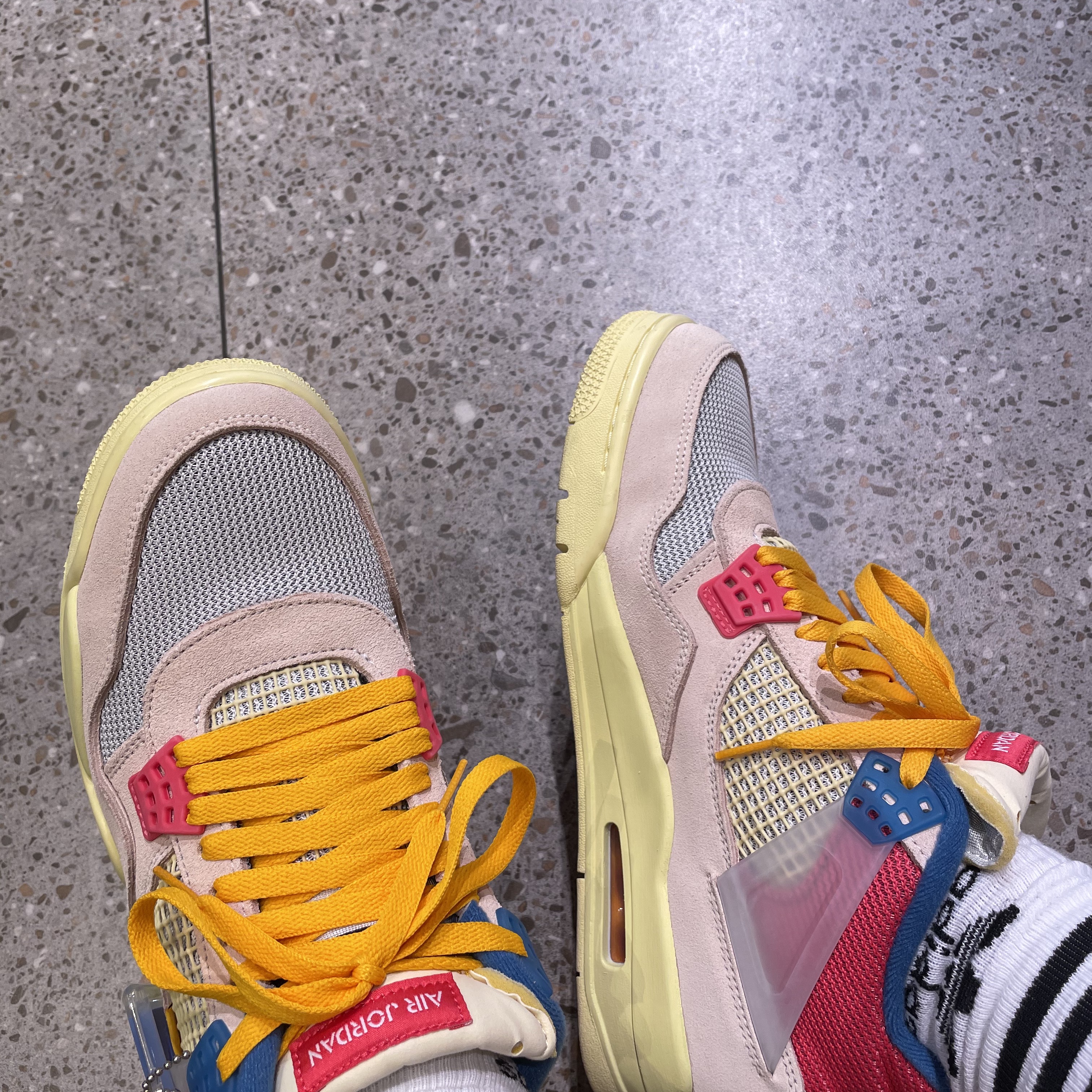 Jordan 4 x Union Retro Guava Ice 착용 스타일