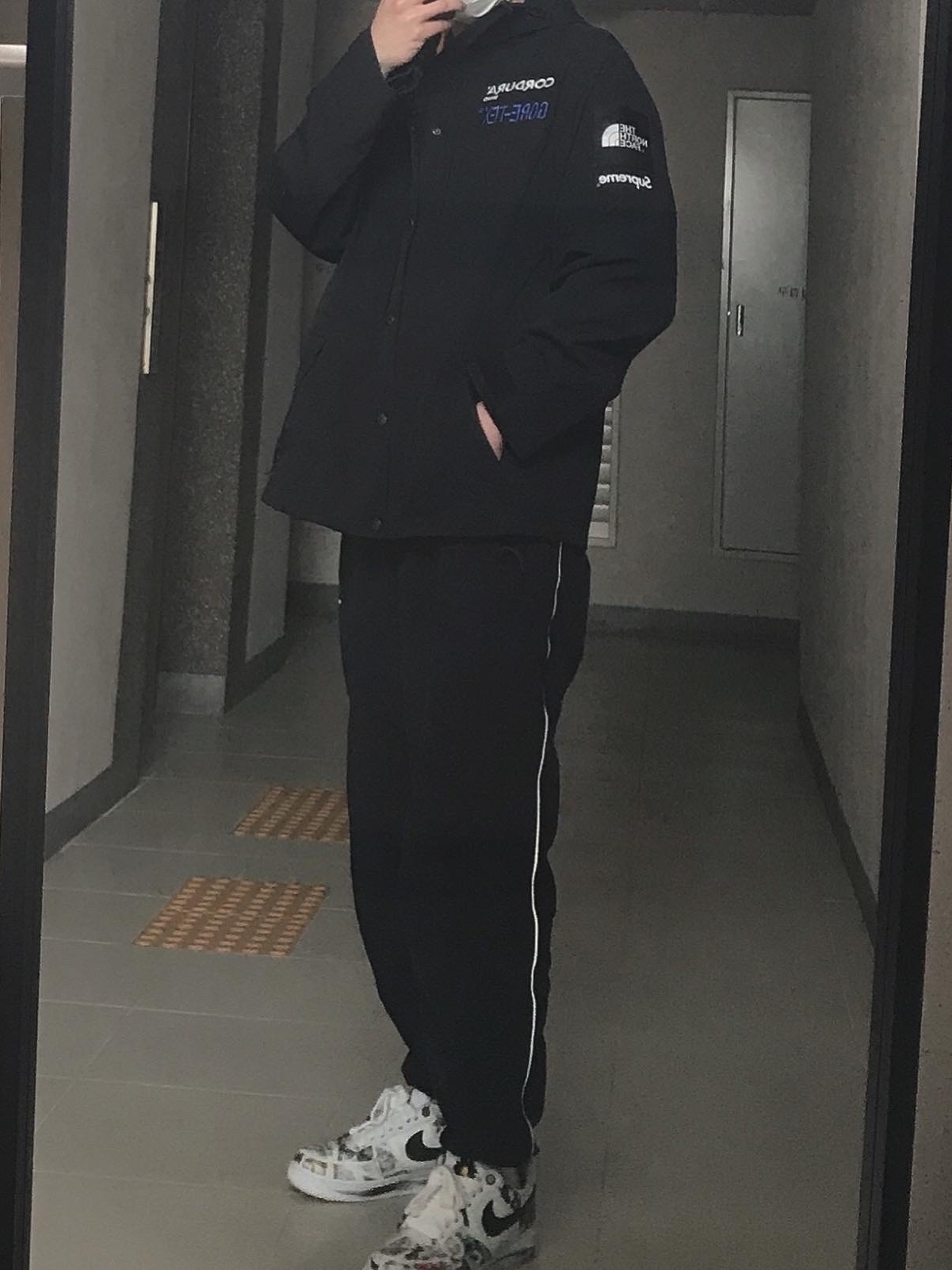 Supreme x The North Face Expedition Jacket Black - 18FW, Nike x Peaceminusone Air Force 1 Low Para-Noise 2.0 착용 스타일