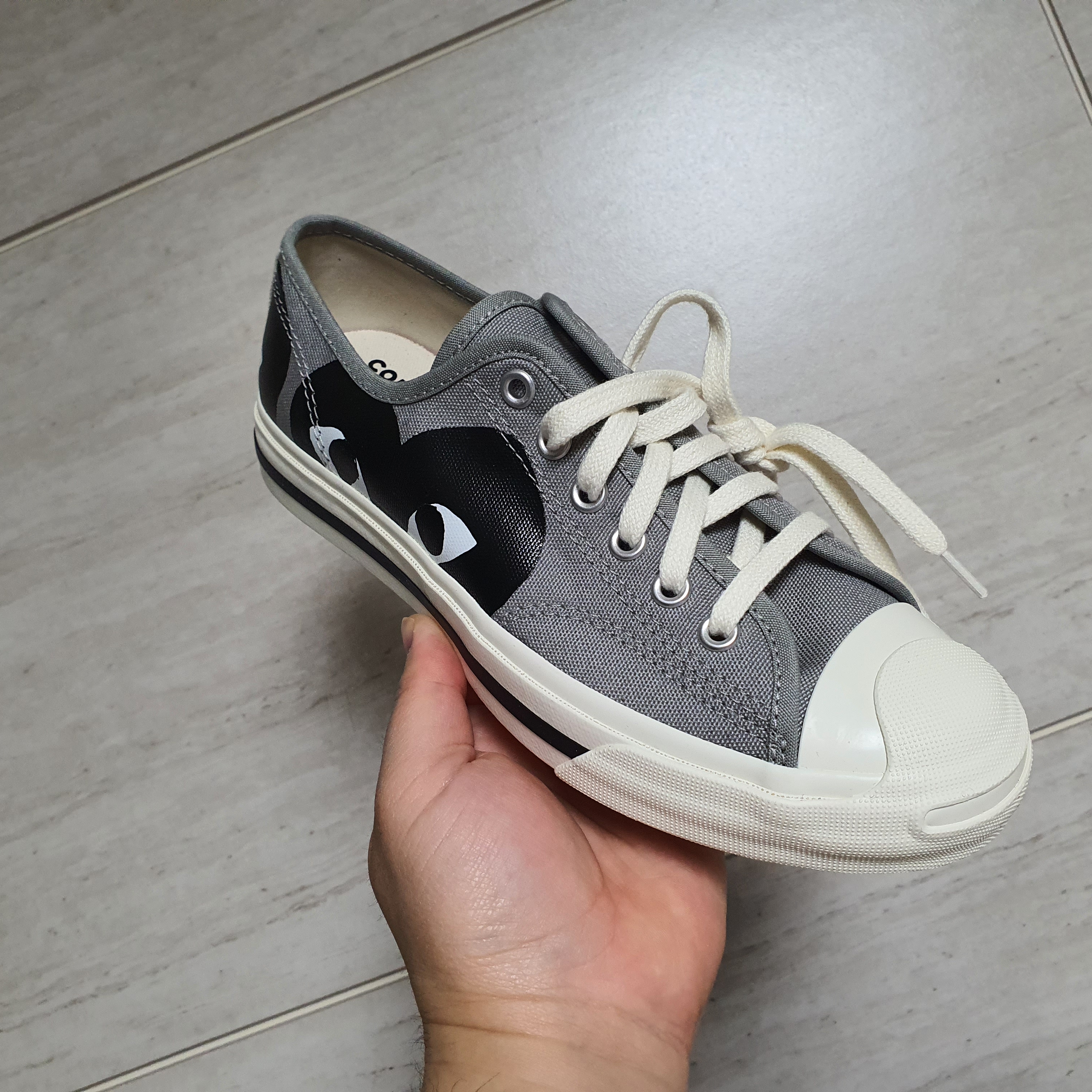 Converse x Play Comme des Garcons Jack Purcell Drizzle Black, Converse x Play Comme des Garcons Jack Purcell Drizzle Red 착용 스타일 - 2