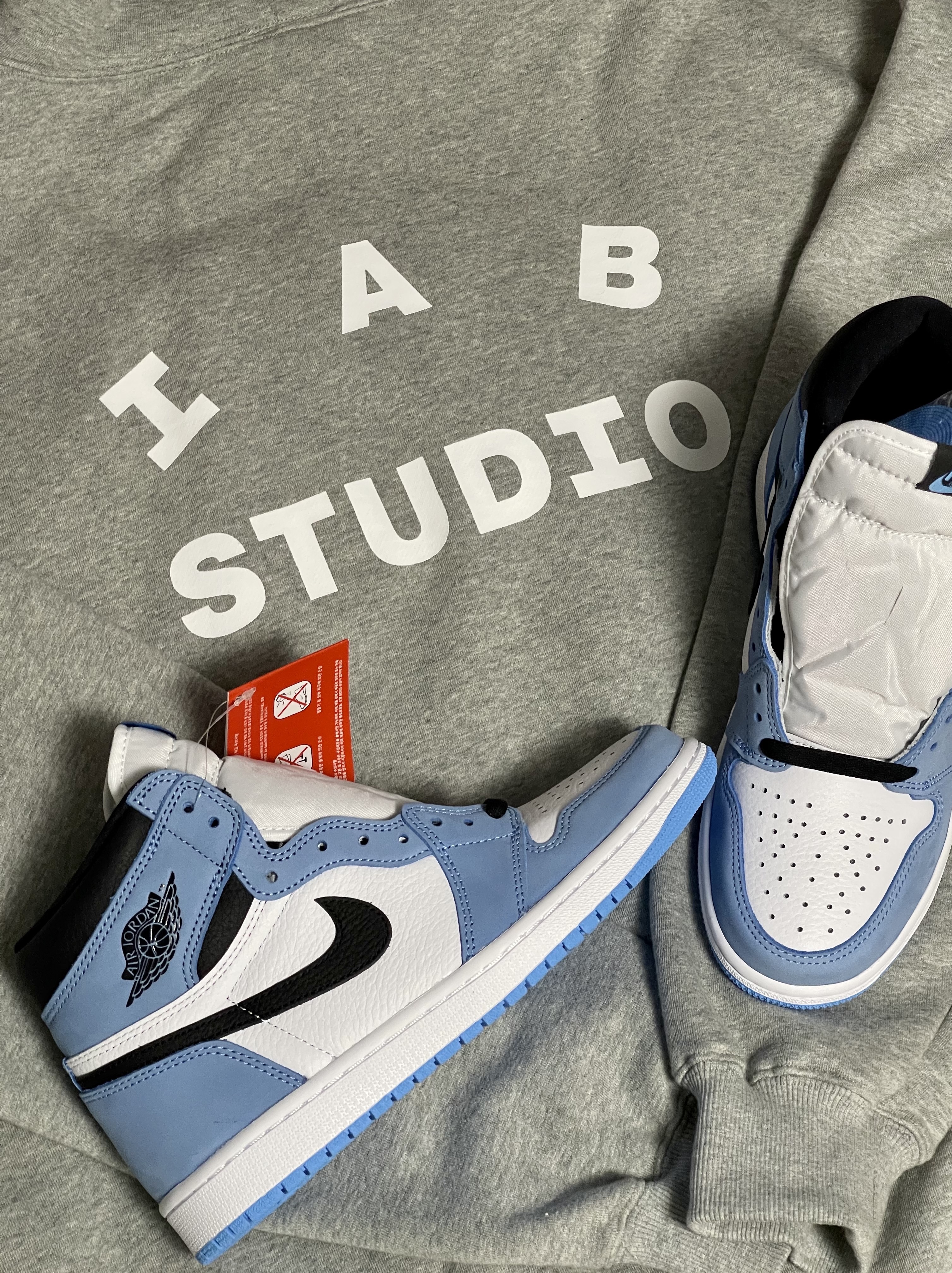 IAB Studio Hoodie Gray - 21SS, Jordan 1 Retro High OG University Blue 착용 스타일 - 1