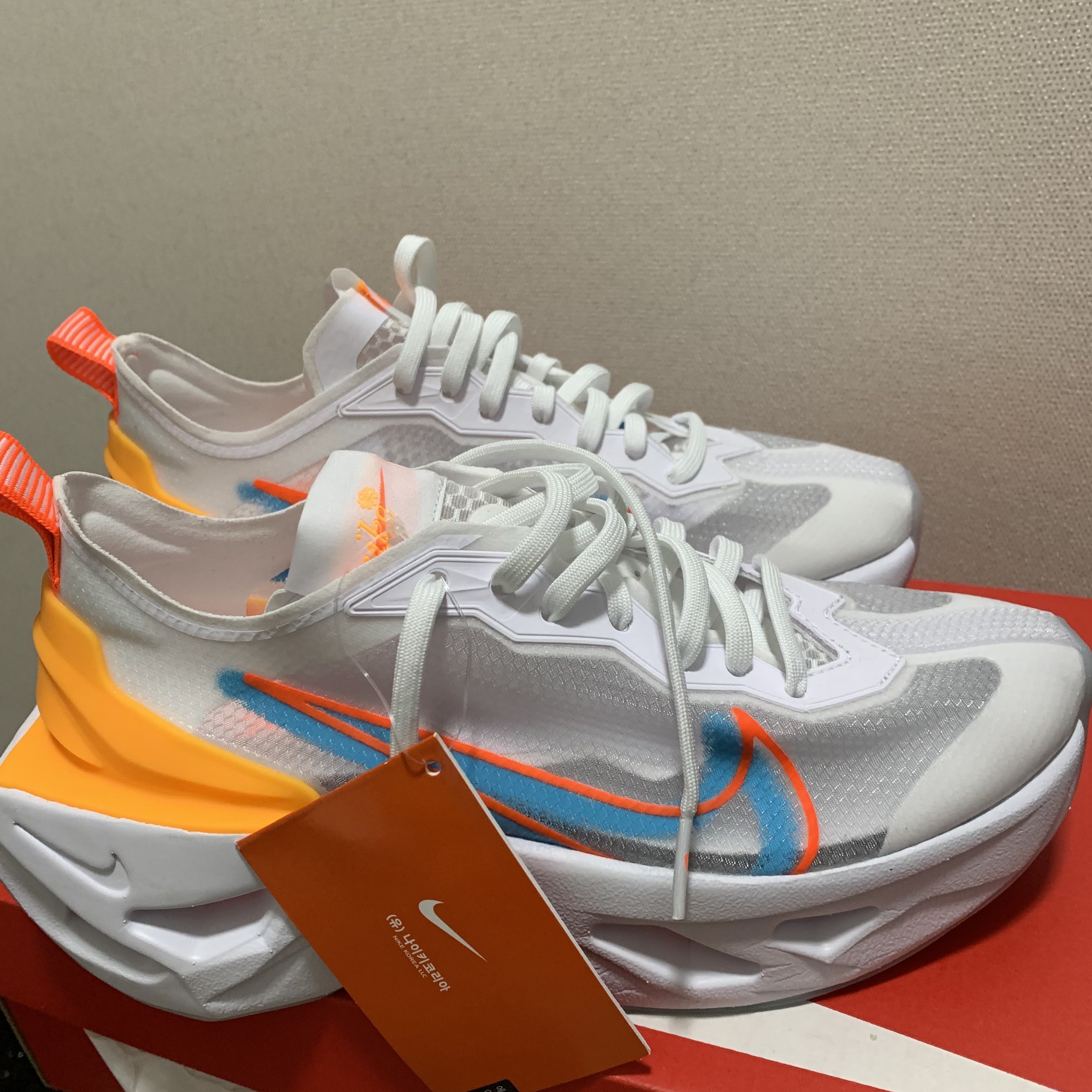 (W) Nike ZoomX Vista Grind White Hyper Crimson 착용 스타일 - 1