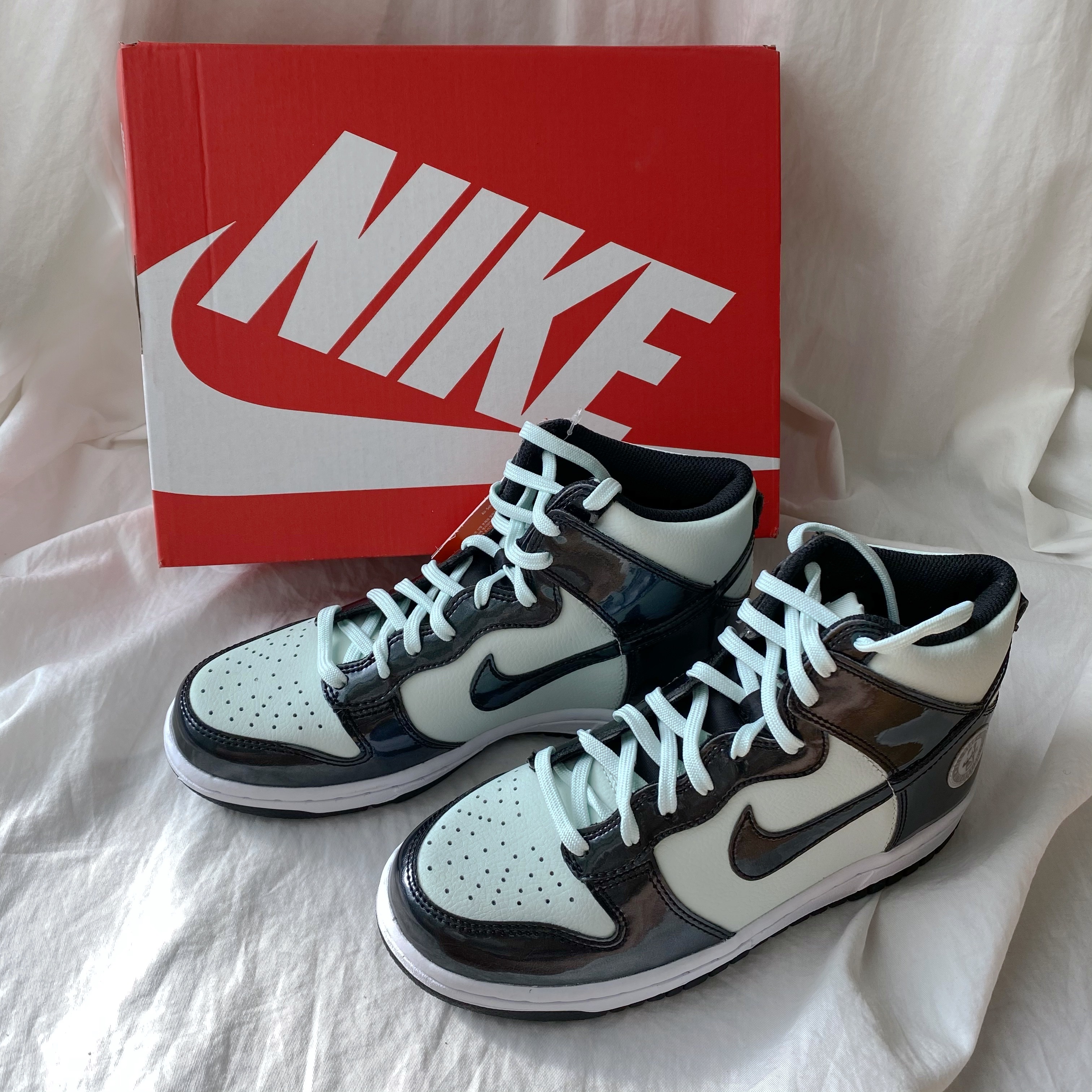 (GS) Nike Dunk High Barely Green 착용 스타일 - 1