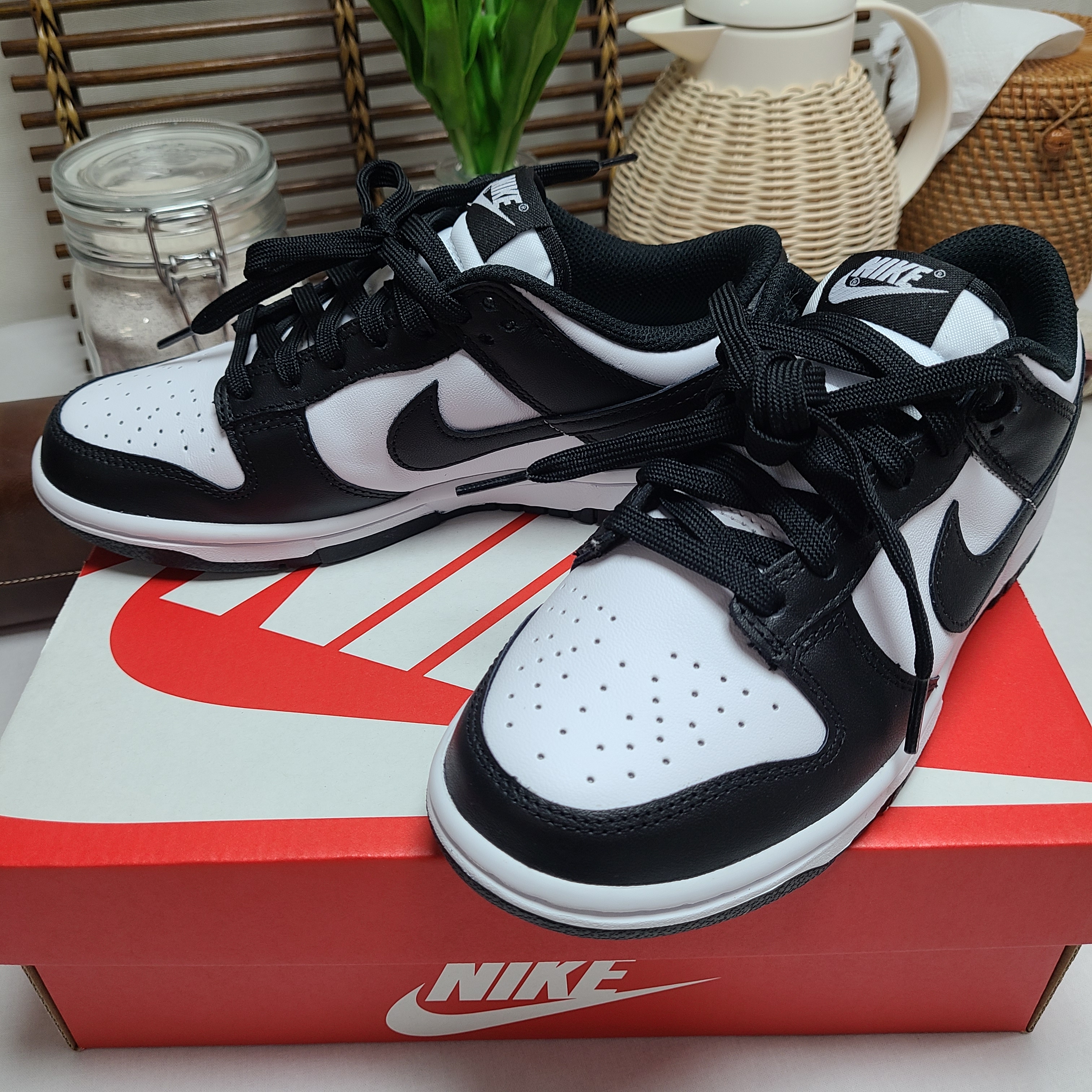 (W) Nike Dunk Low Black, Nike Dunk Low Retro Black 착용 스타일 - 1