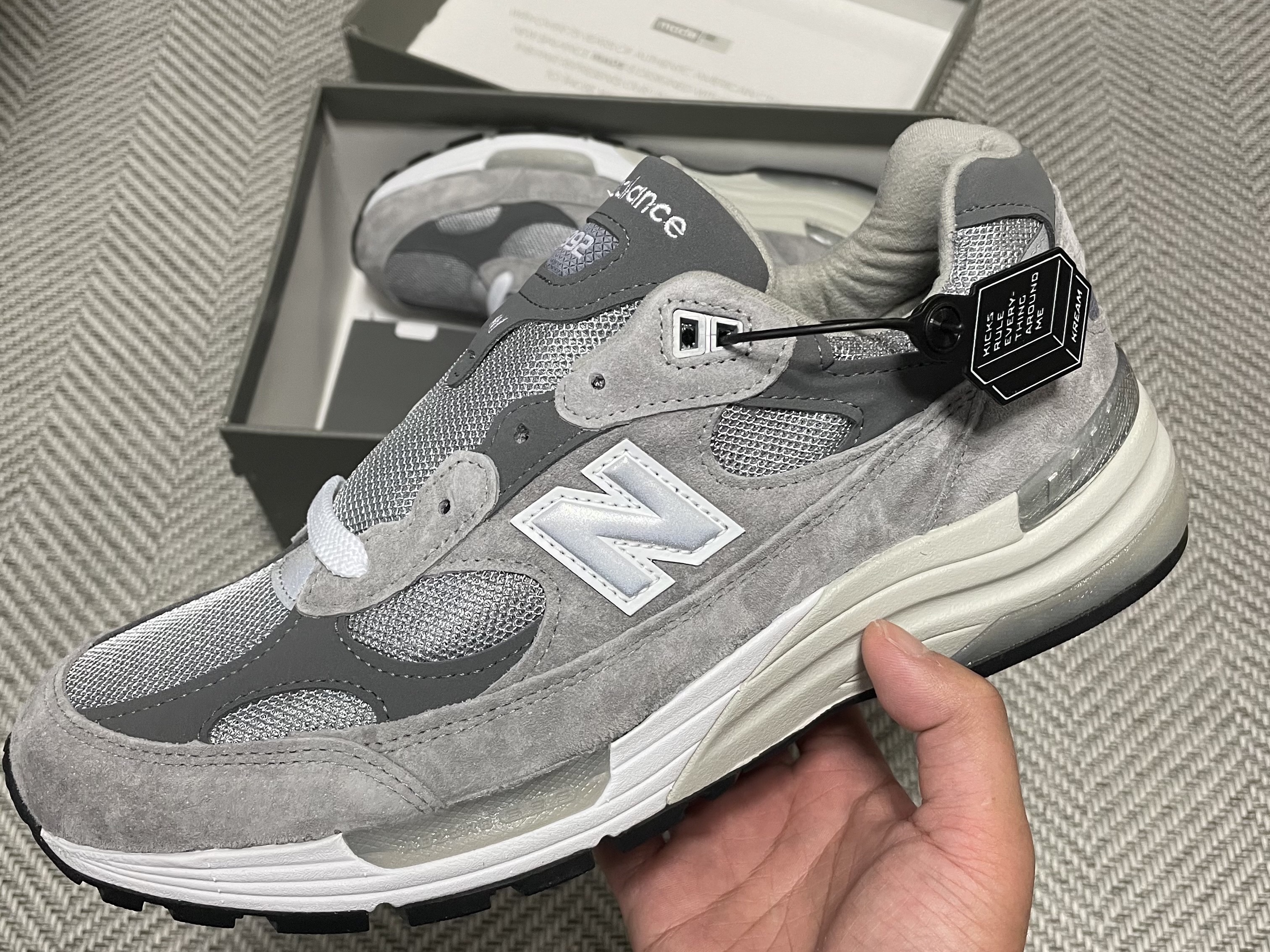 New Balance 992 Made in USA Grey - D Standard 착용 스타일