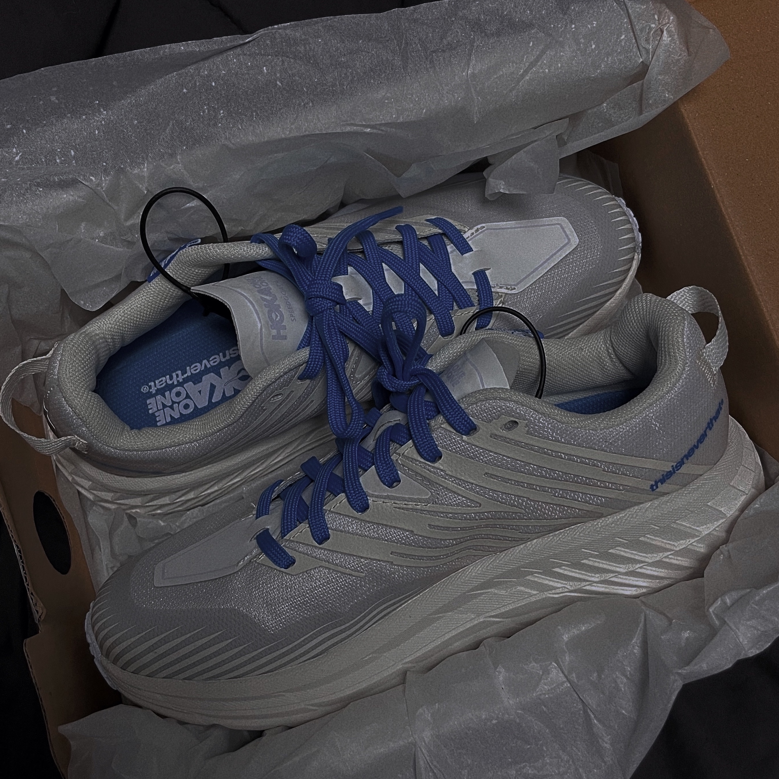 Hoka x Thisisneverthat Speedgoat 4 Marshmallow 착용 스타일