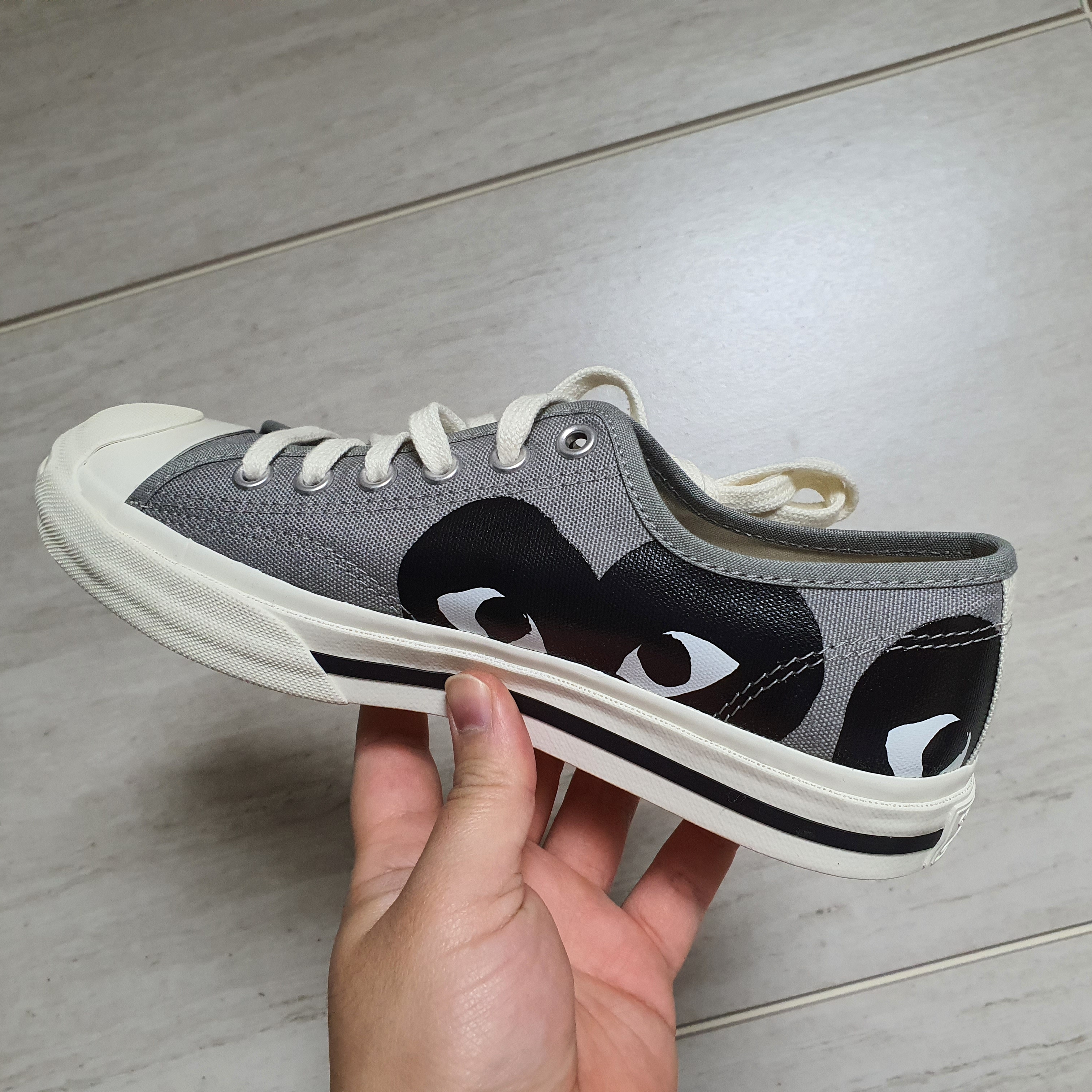 Converse x Play Comme des Garcons Jack Purcell Drizzle Black, Converse x Play Comme des Garcons Jack Purcell Drizzle Red 착용 스타일 - 3