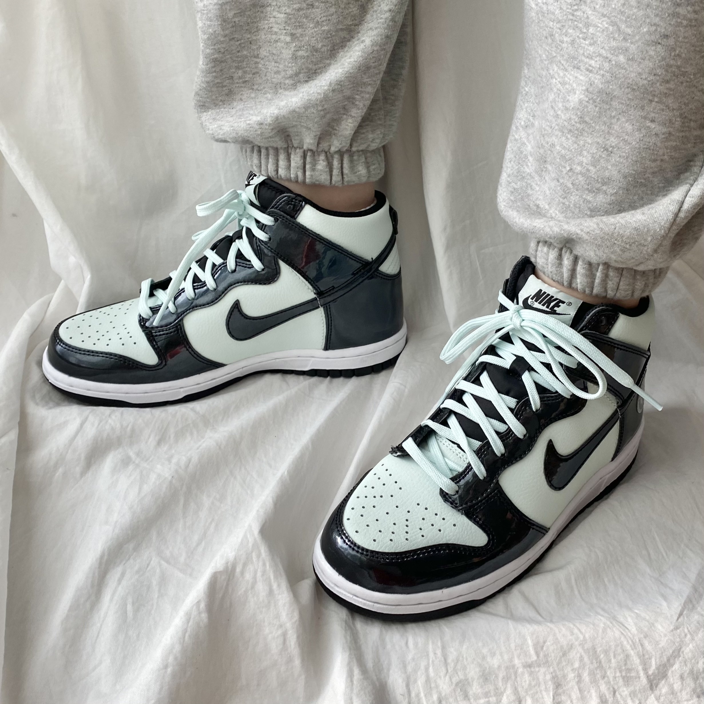 (GS) Nike Dunk High Barely Green 착용 스타일 - 2
