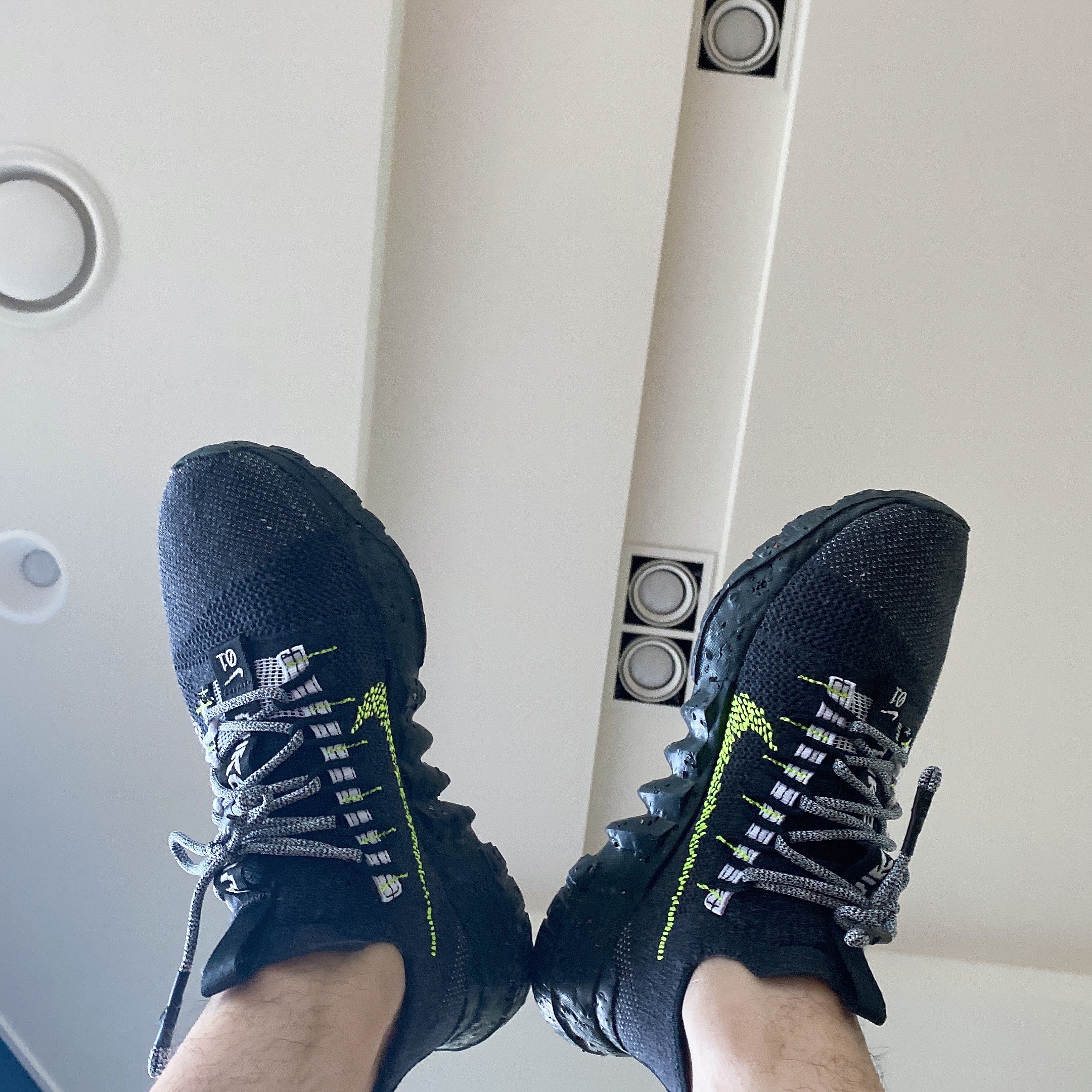 Nike Space Hippie 01 Black Volt 착용 스타일
