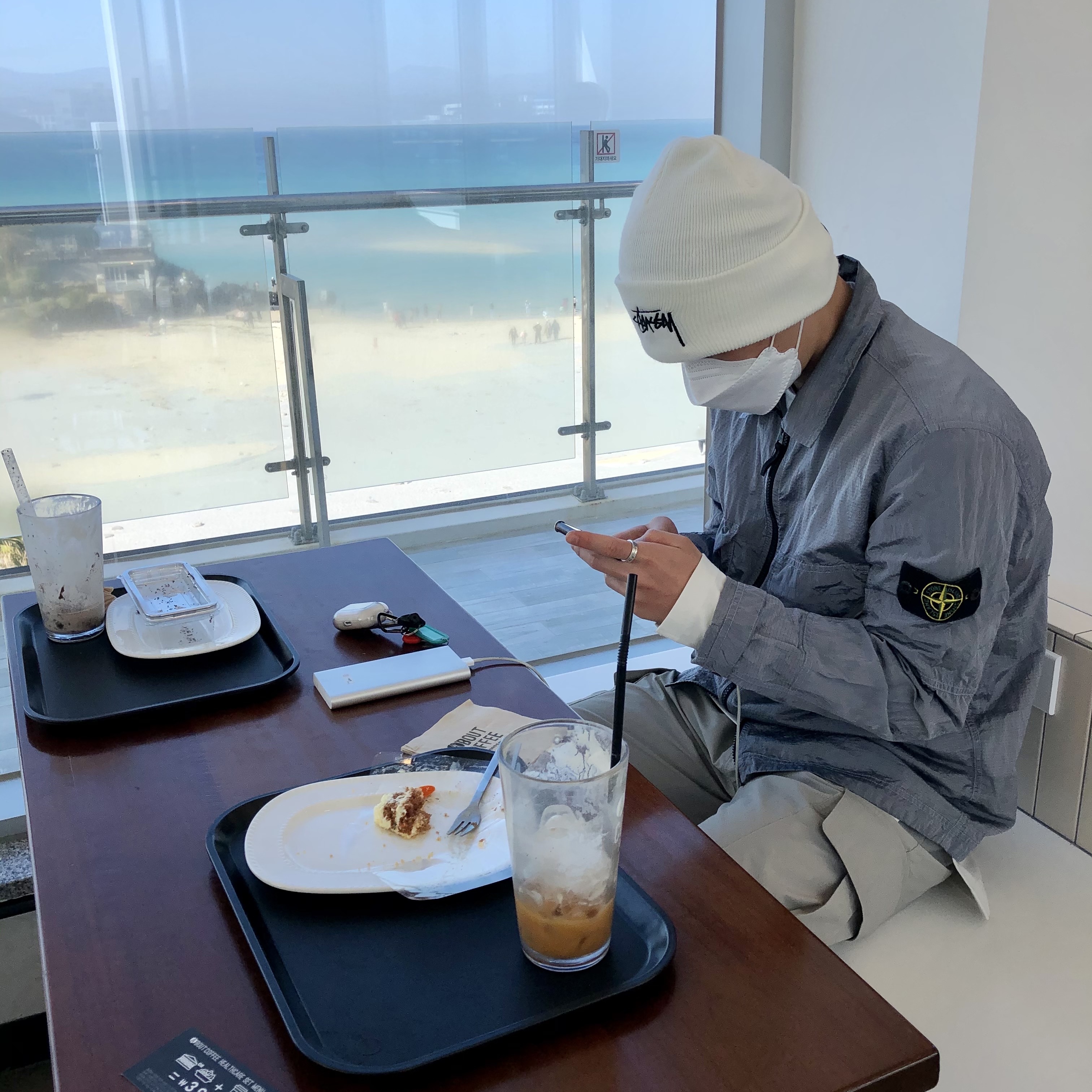 Nike x Stussy Cuff Beanie White, Jordan 1 Retro High OG Court Purple 2020 착용 스타일